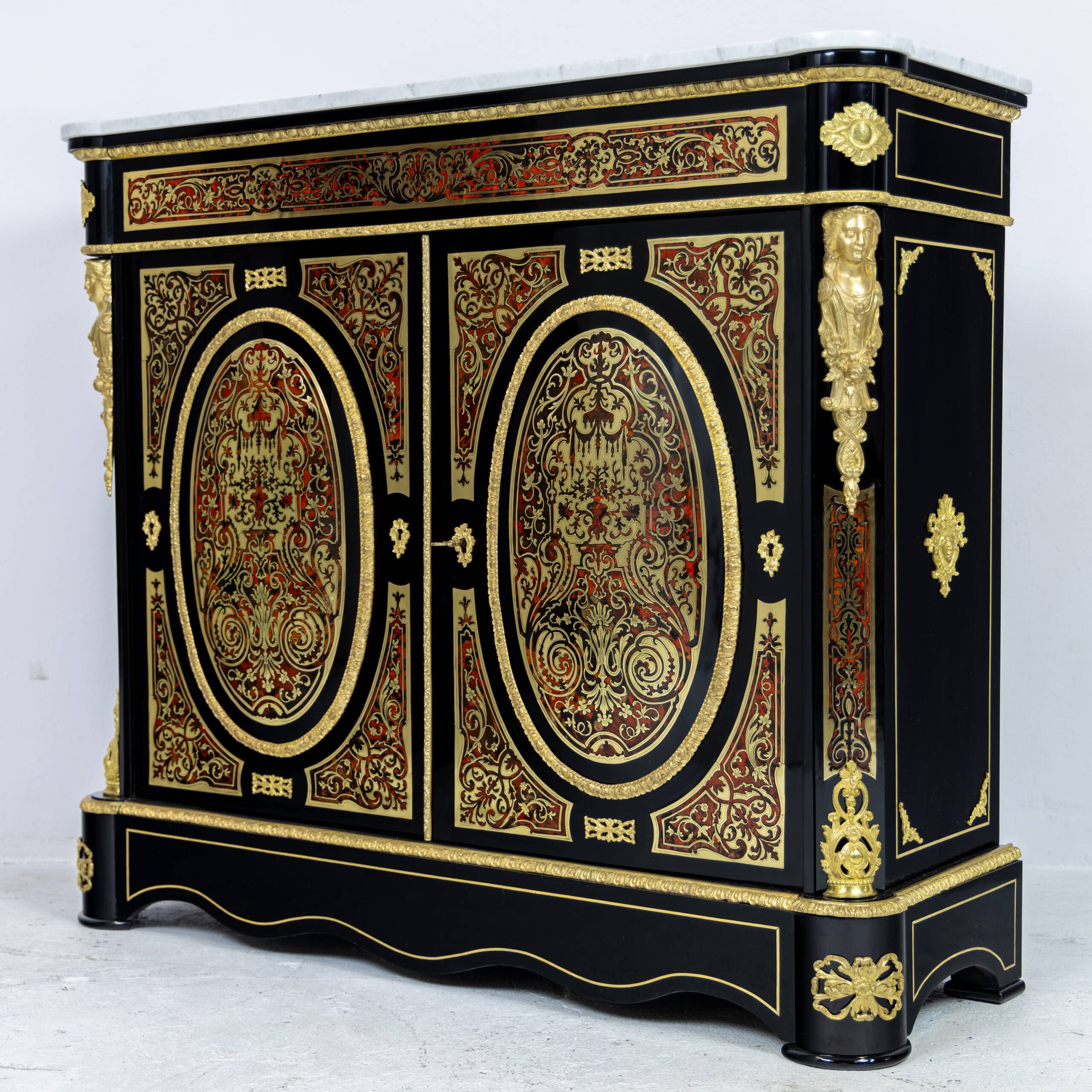 Commode Boulle style Louis XIV en écaille et laiton - XIXe