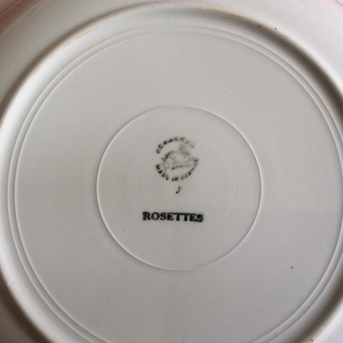 Rosette ceramic round dish