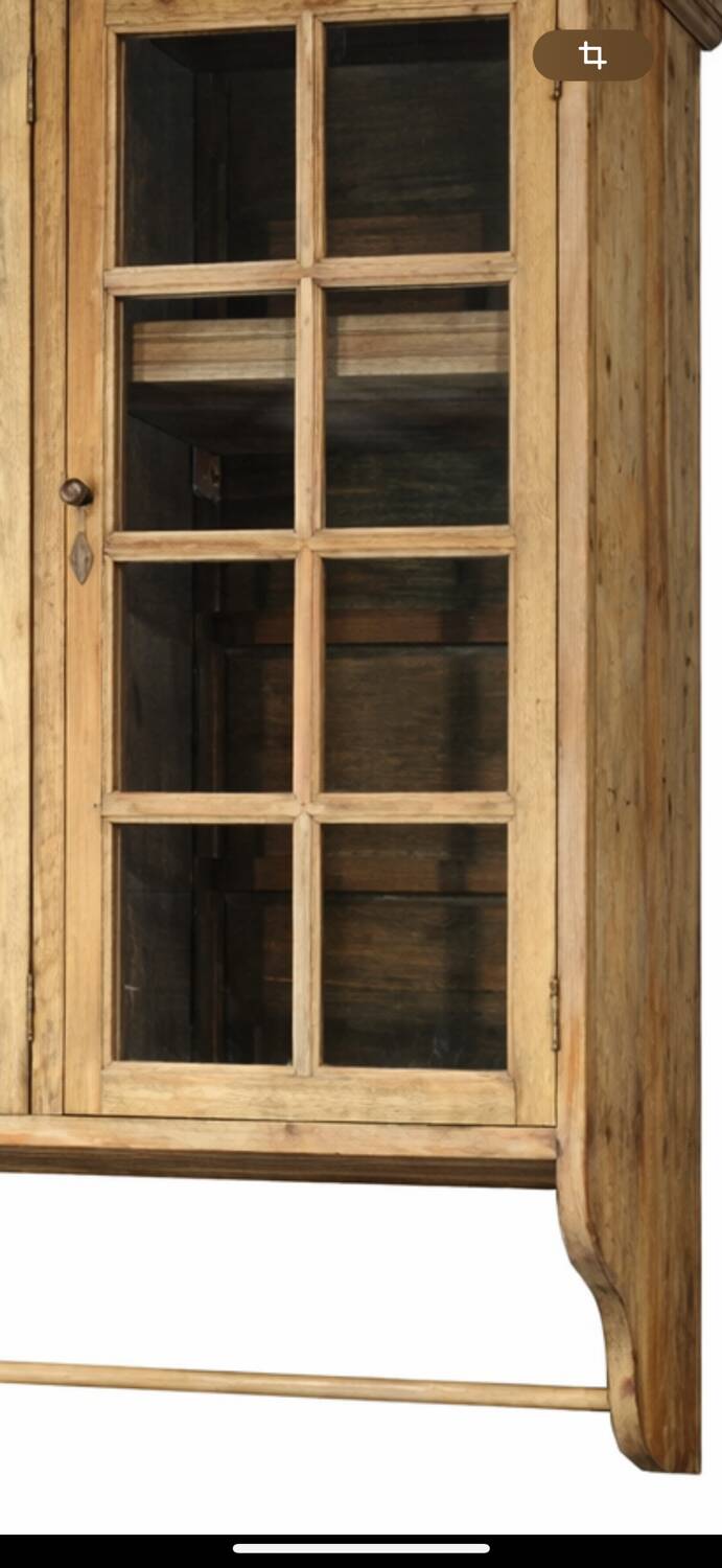 Vitrines murales en bois massif et en verre