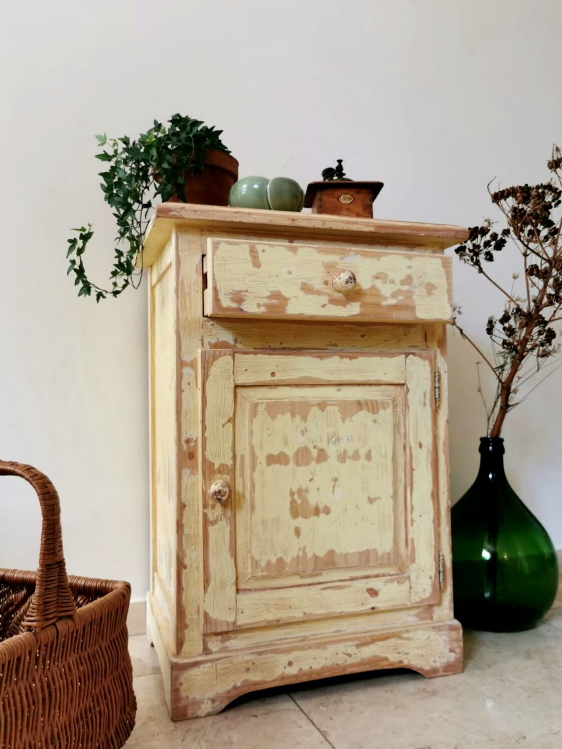 Patinated pine jam maker