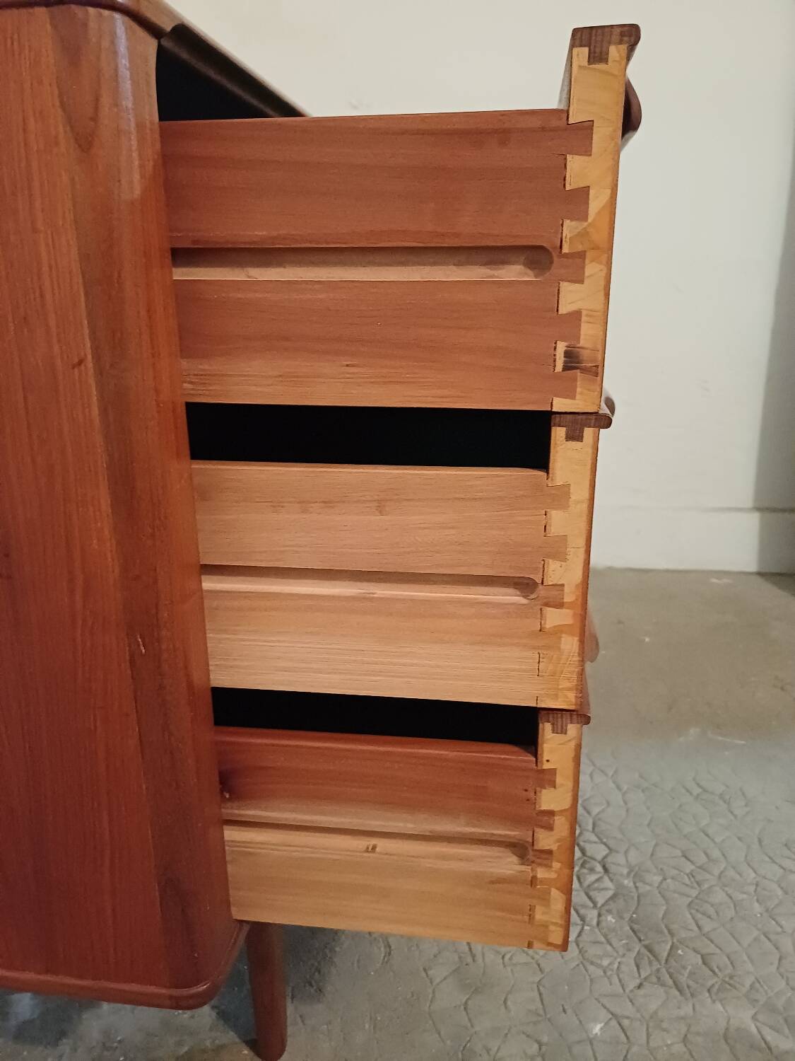 Commode scandinave en teck