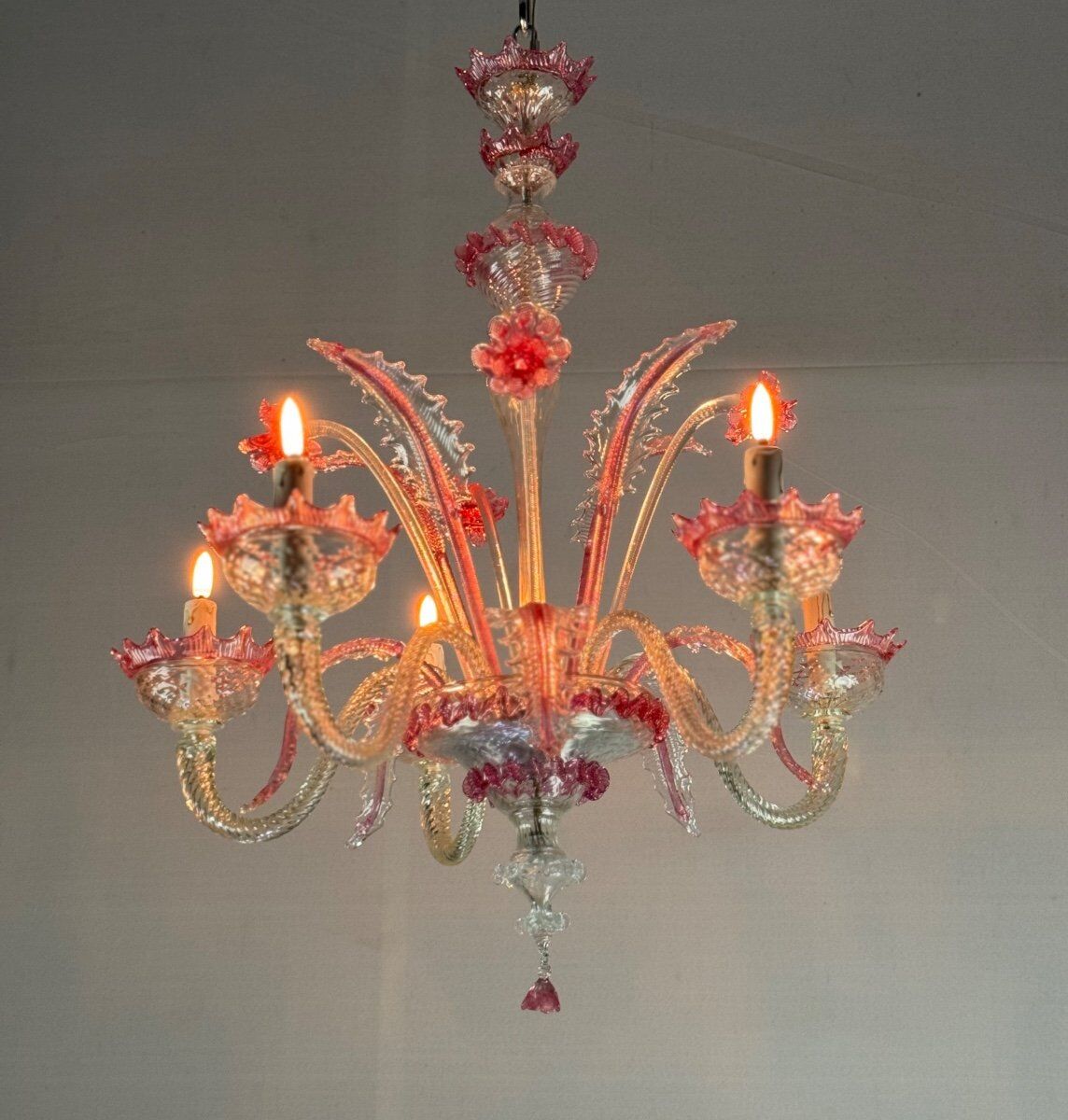 Venetian chandelier in colorless and red Murano glass, 5 light arms, circa 1950