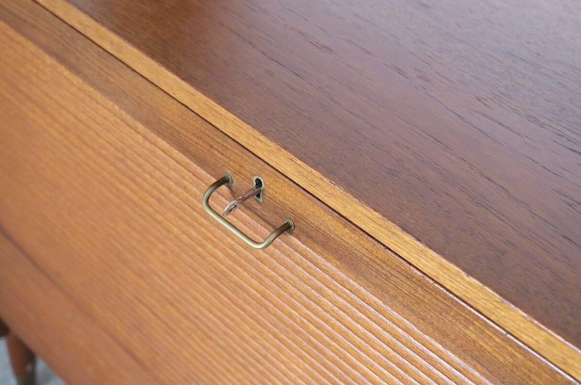 Large Scandinavian wall system in teak with integrated desk – vintage from the 1970s.