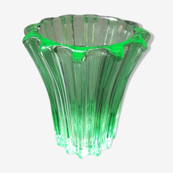 Ancien vase p d’avesn verre vert uranium made in france vintage