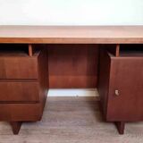 beautiful Scandinavian center desk in teak with a beautiful original patina circa 1960