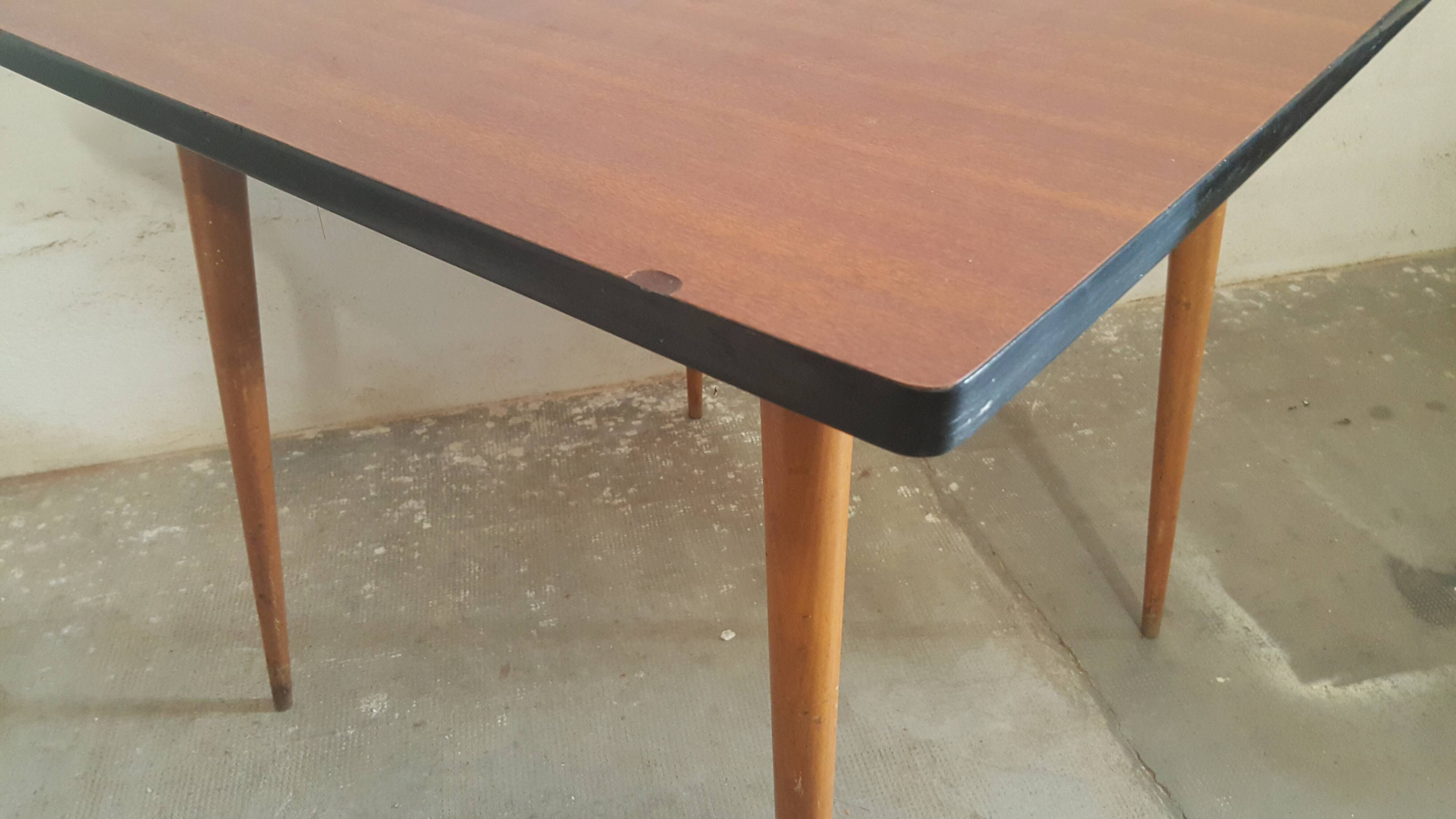 Table " Stella"