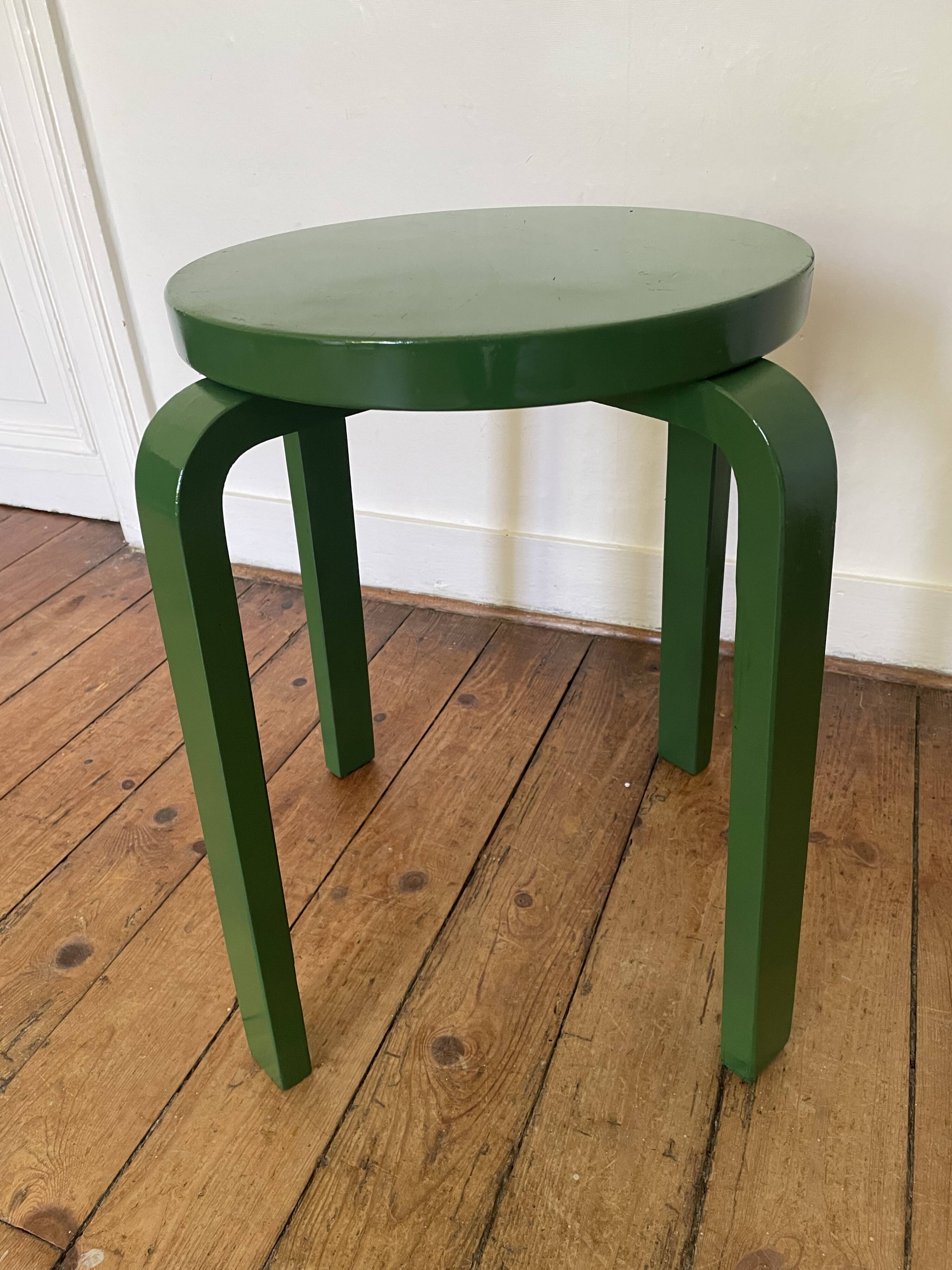 Tabouret Style Alvar Aalto vert