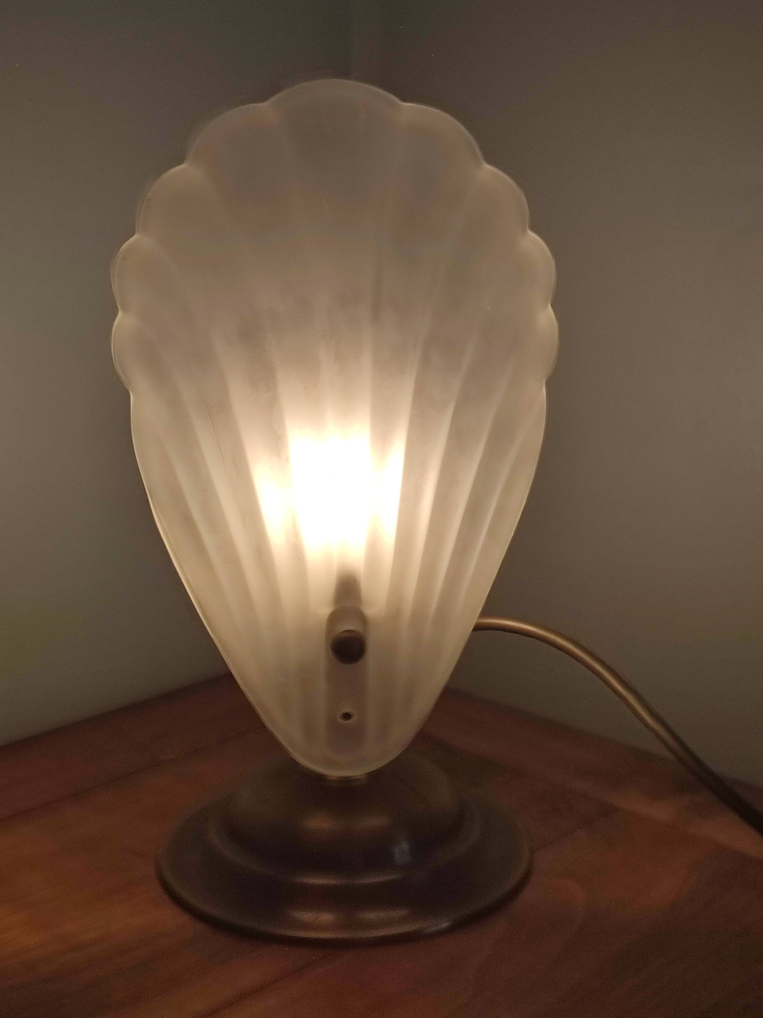 Vintage shell table lamp