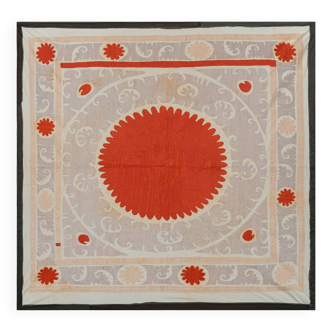 Hand knotted rug, vintage Turkish rug 136x136 cm