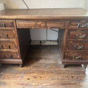 Bureau de ministre à caissons