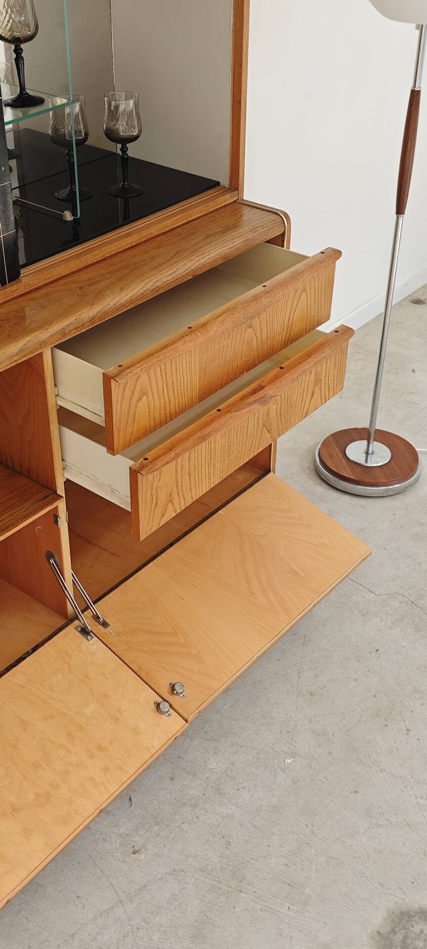 High buffet / Sideboard U 372 / 386 by B Landsman and H Nepozytek 60