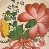 Assiette en faïence de l'est