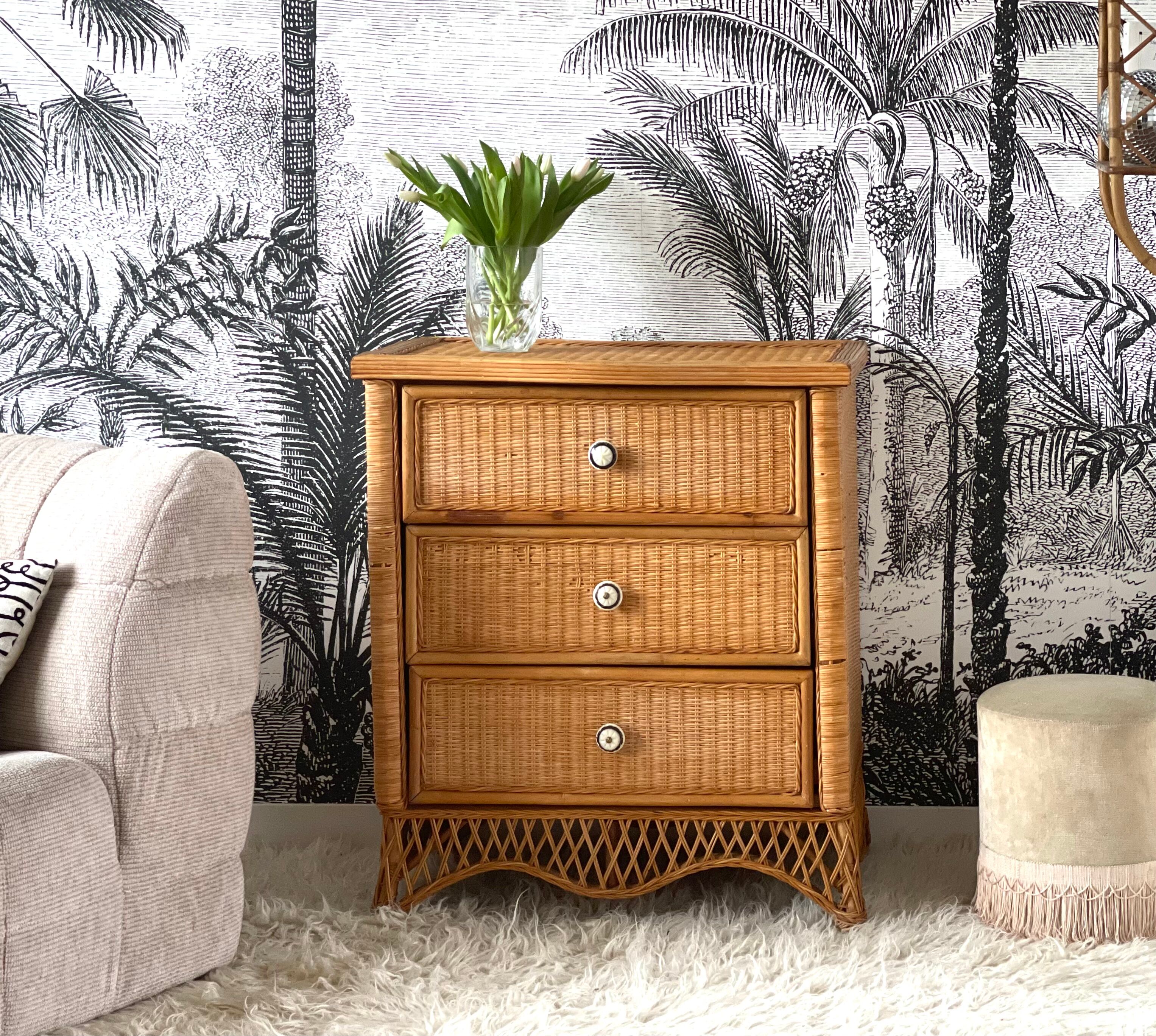 Commode vintage en rotin