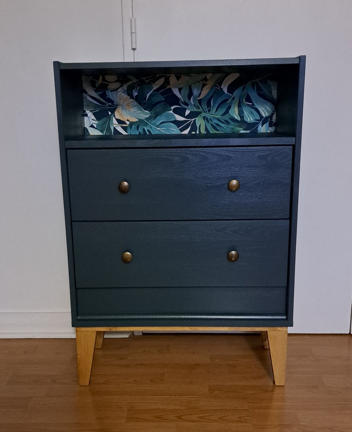 Commode niche bleu ganne