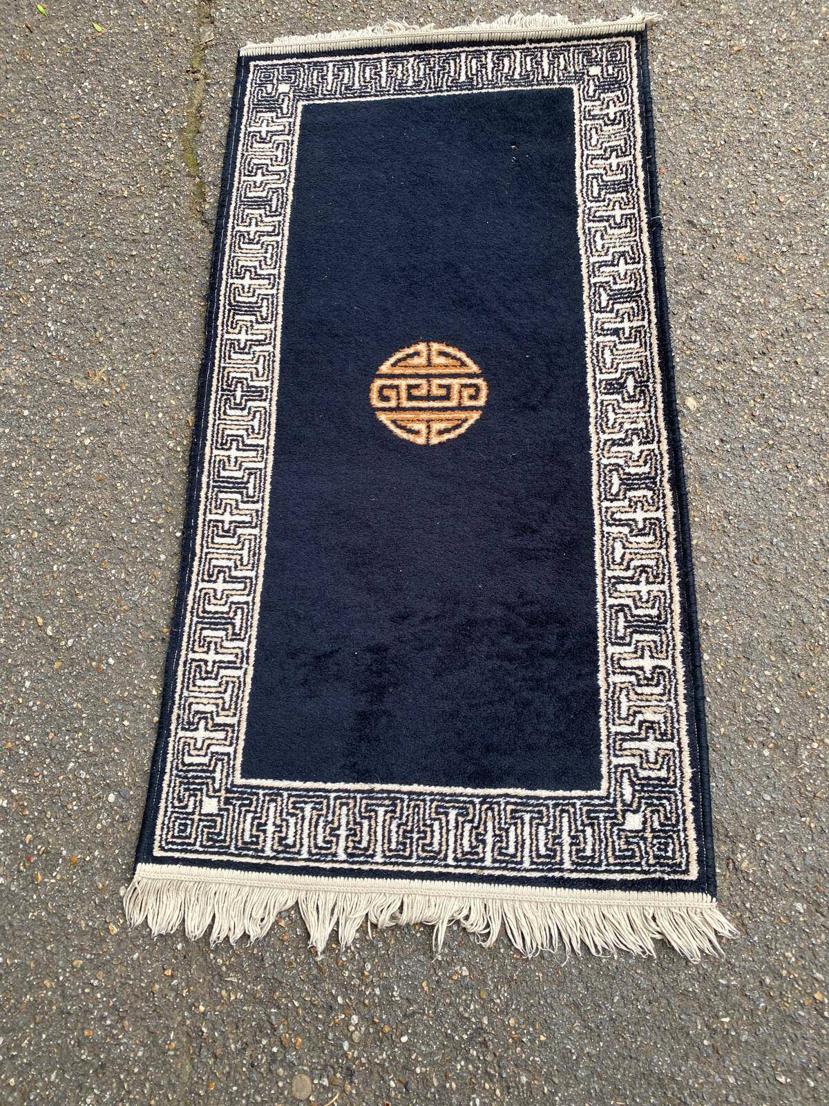 Ming style wool bedside or accent rug 60x120cm