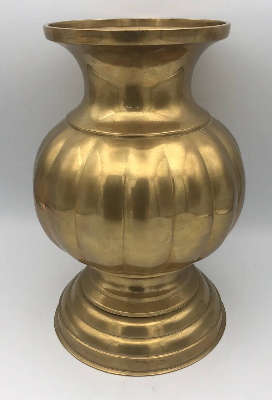 Vintage ball shape vase with godron in brass