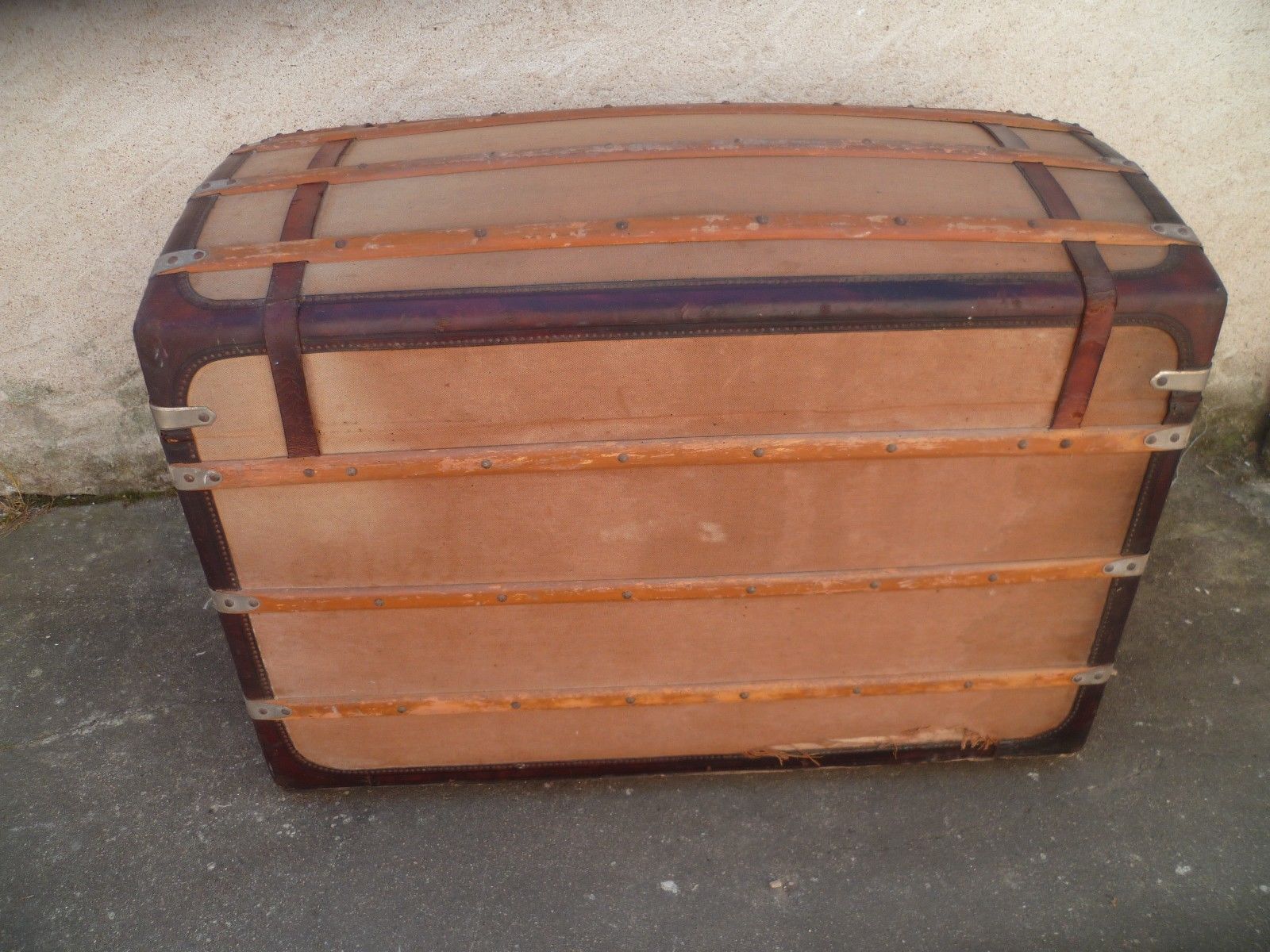 Domed quality b.b paris nineteenth century travel trunk