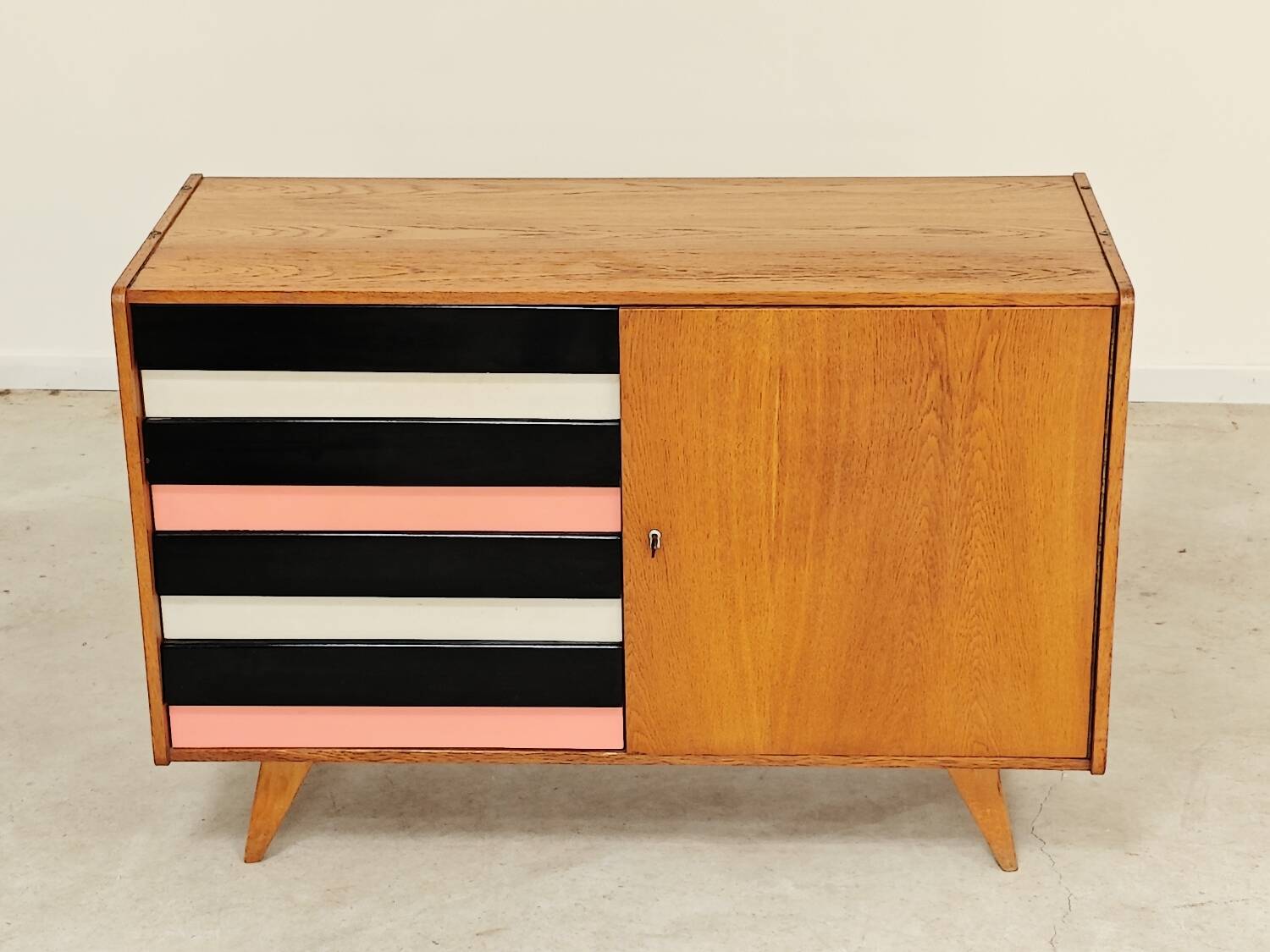 U-458 pink sideboard by Jiri Jiroutek for Interier Praha 1960