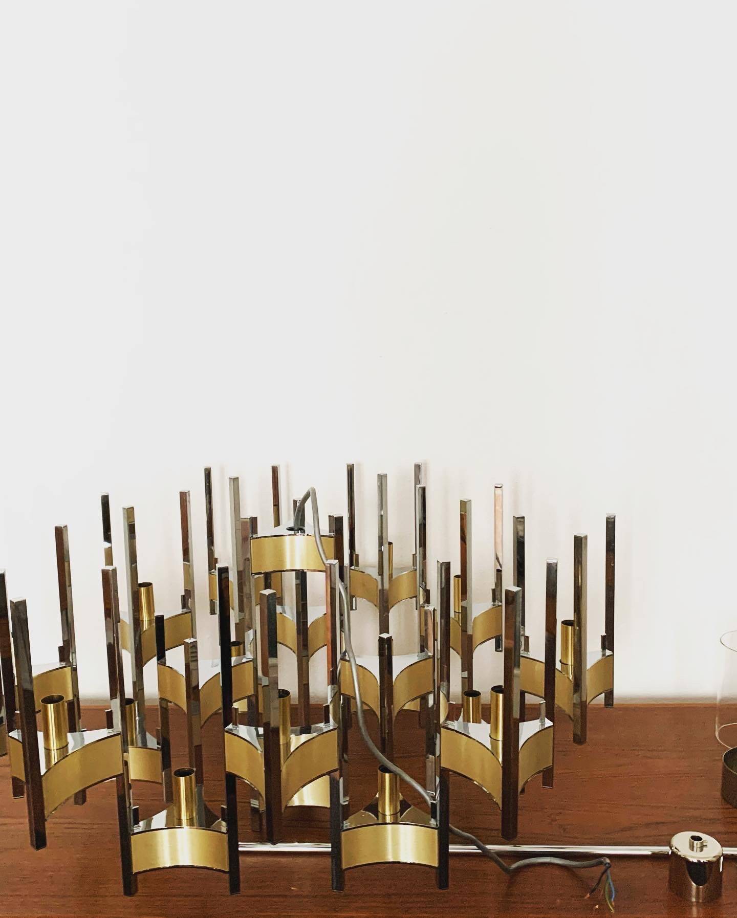 Large Italian Brutalist Chandelier by Gaetano Sciolari
