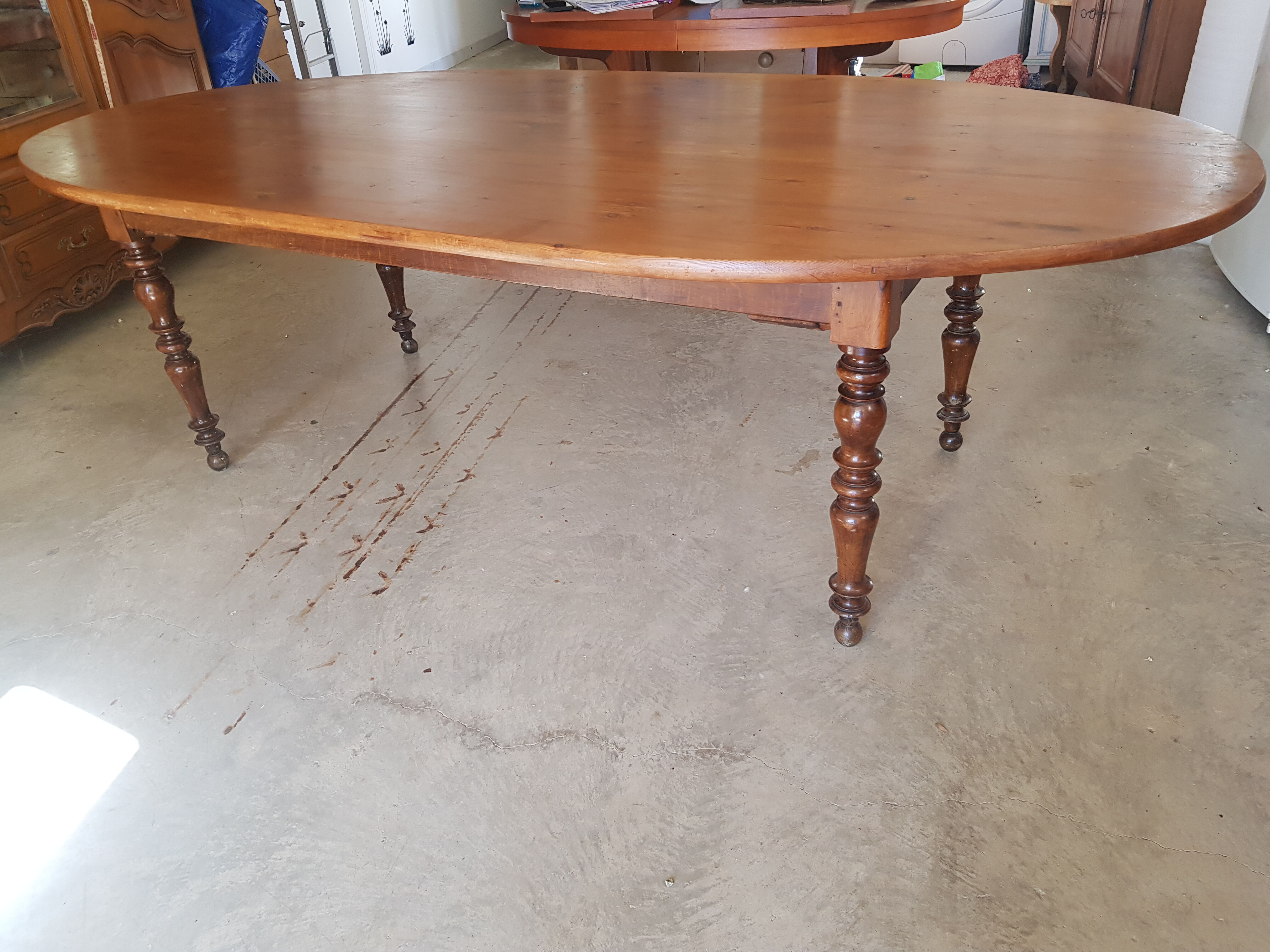 Oval farm table