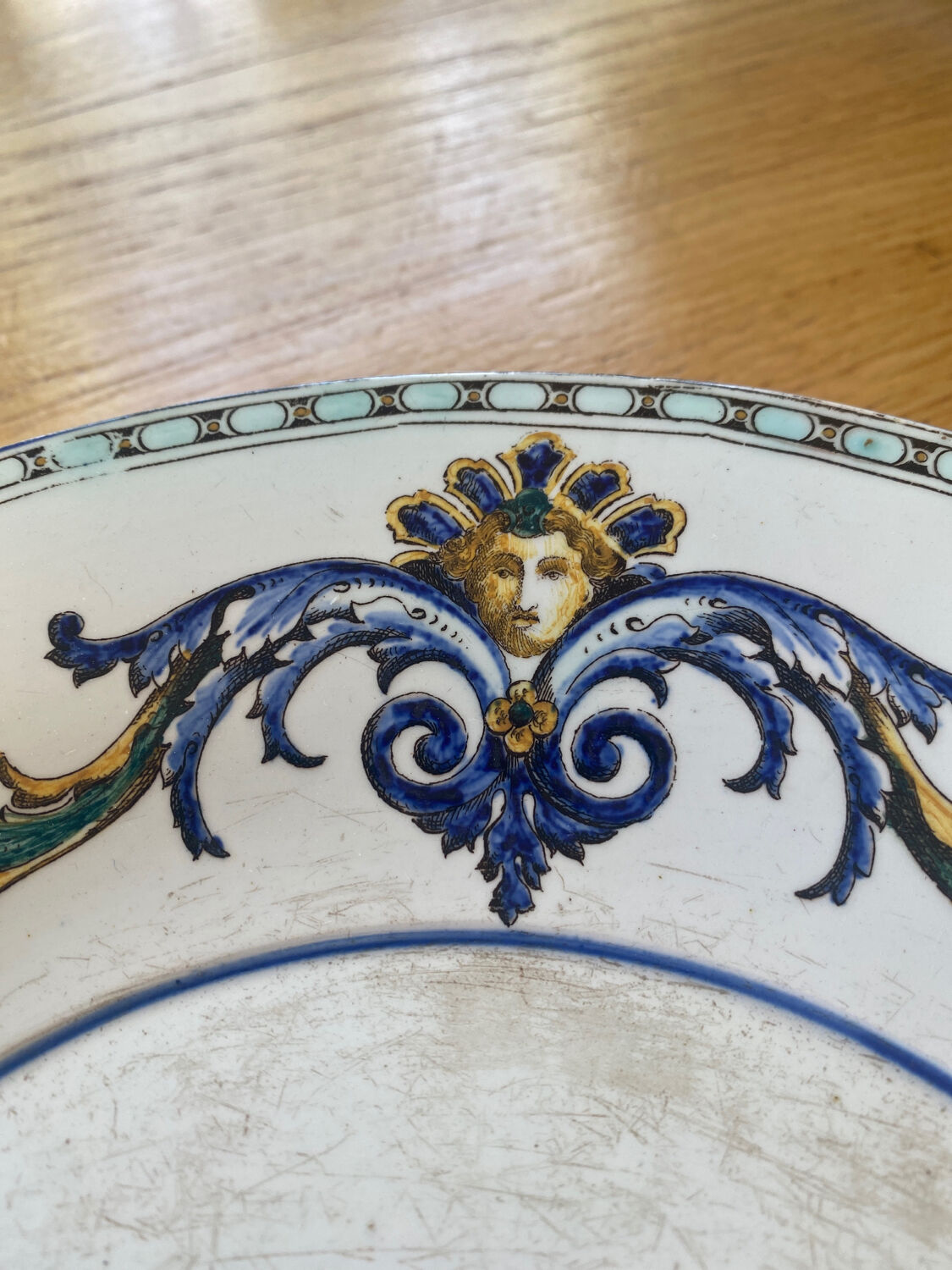 Plat céramique de Gien renaissance