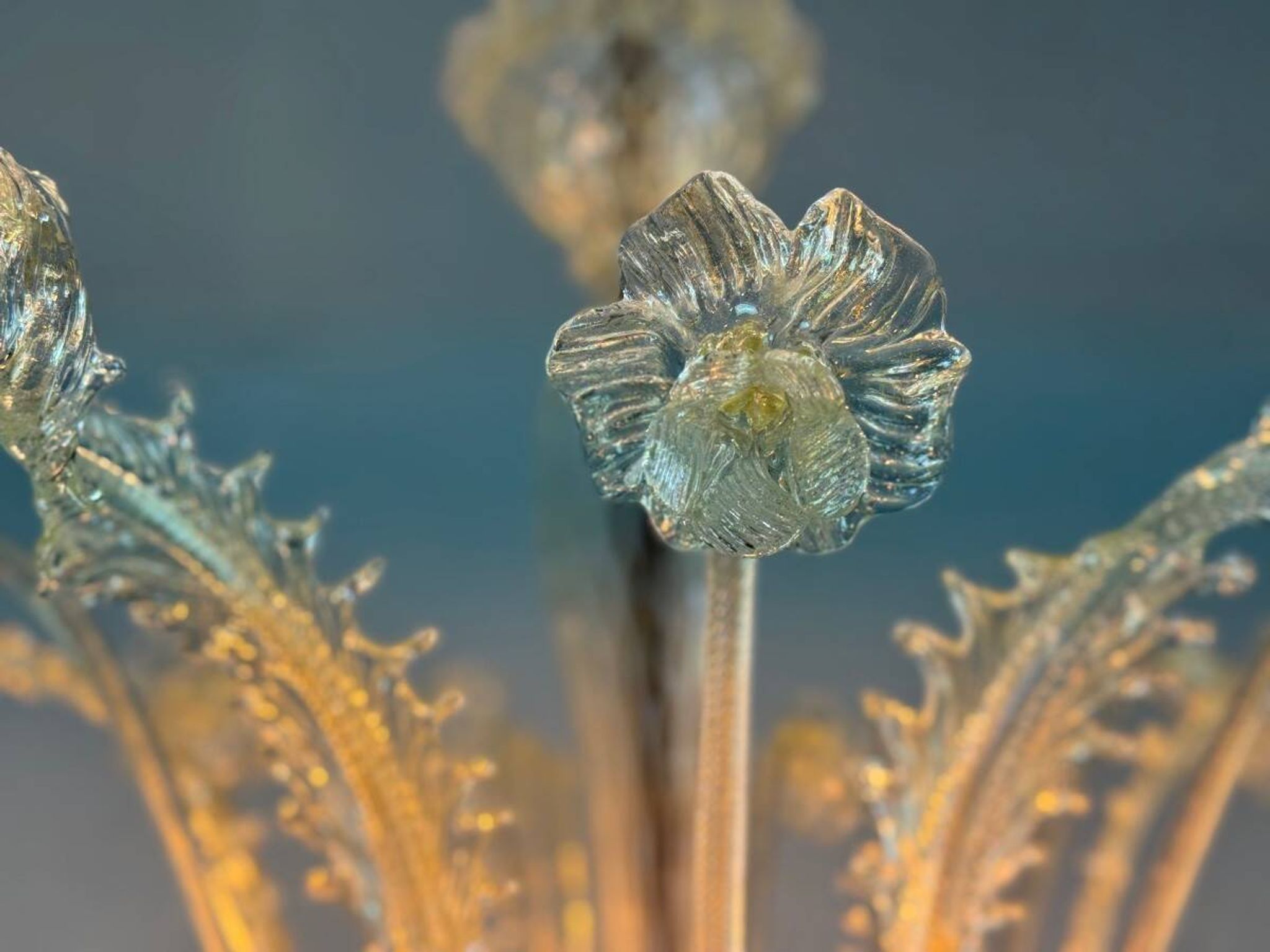 Venetian chandelier in gilded Murano glass, 6 light arms circa 1940