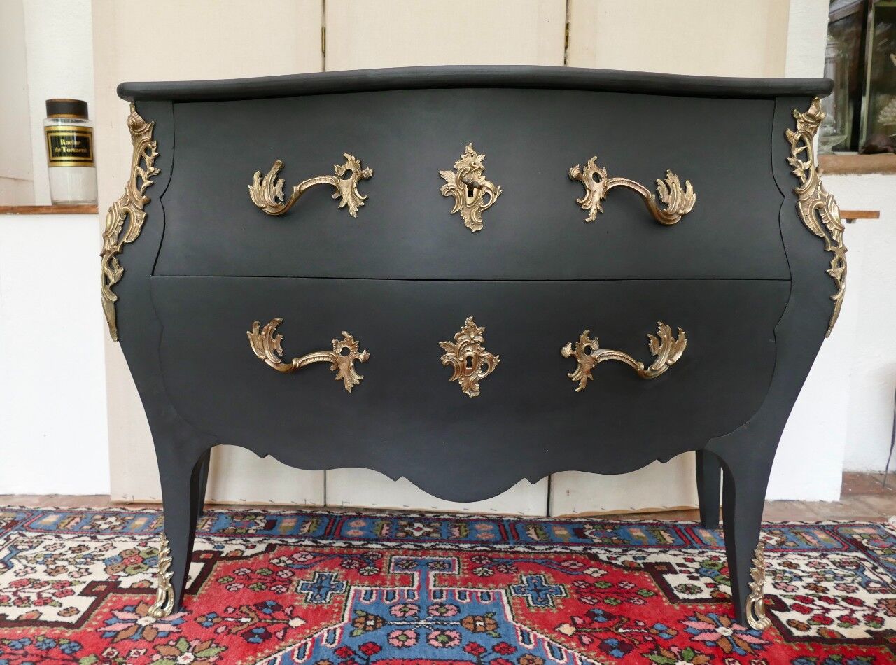 Commode galbée Louis XV