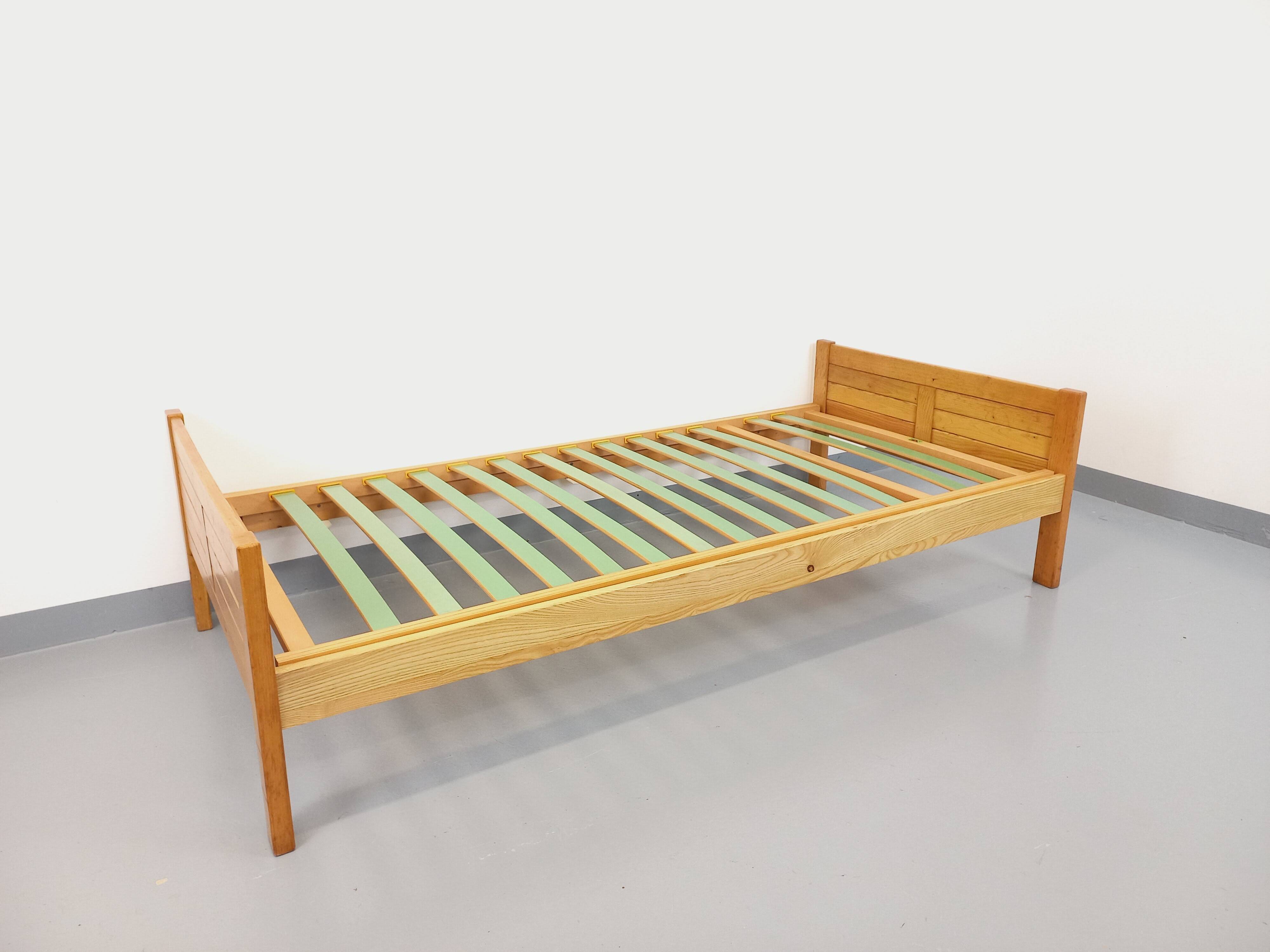 Vintage Mountain Design Les Arcs bed in ash wood from the 60s 70s