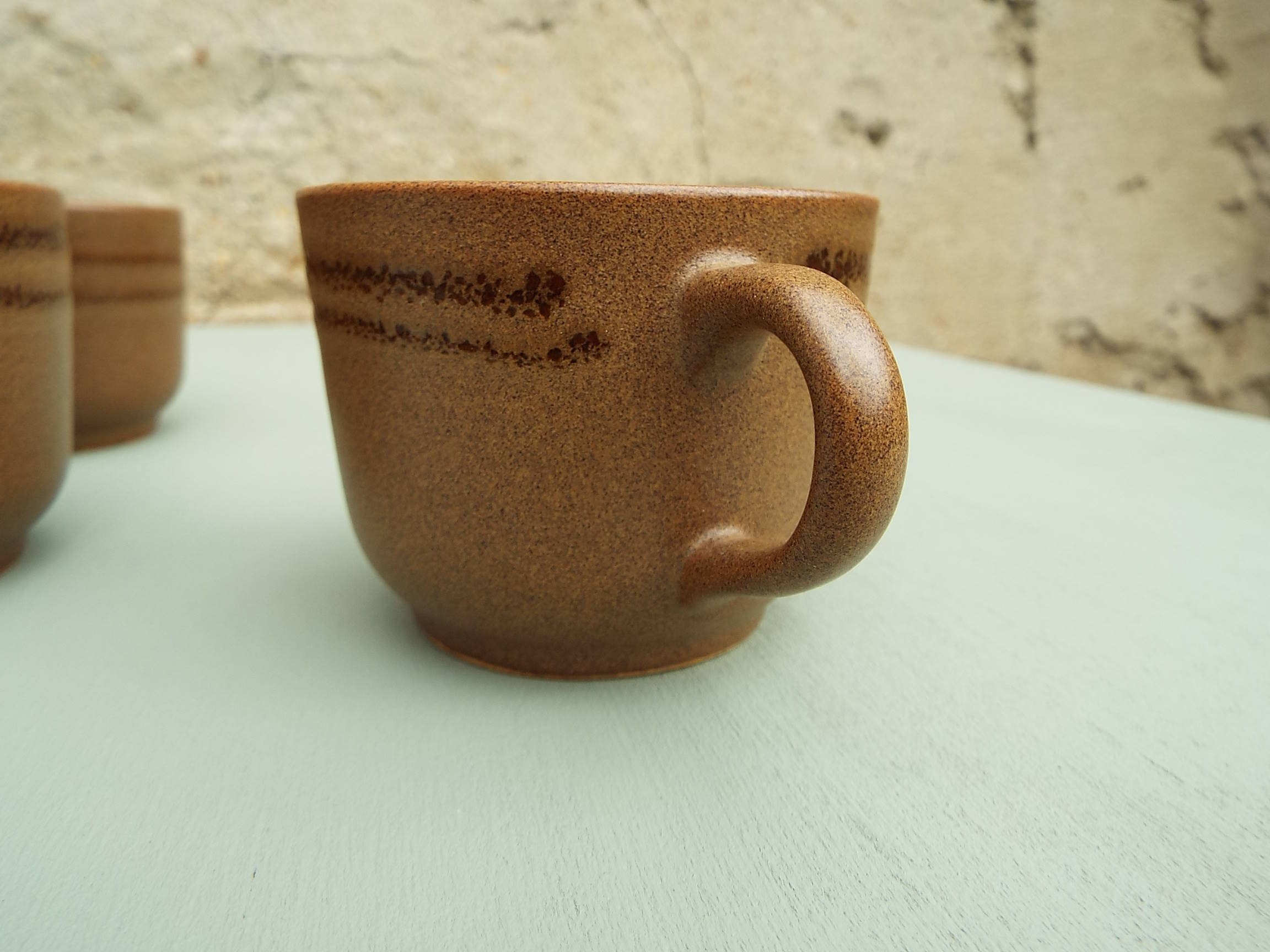 6 stoneware cups