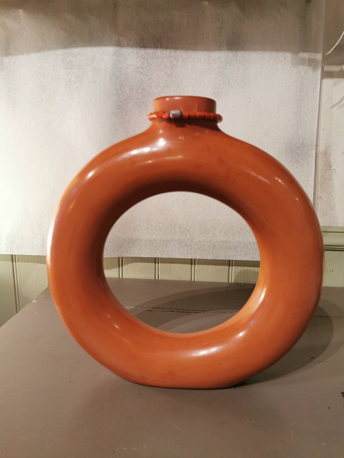 Ring-shaped vase Tadelakt Morocco