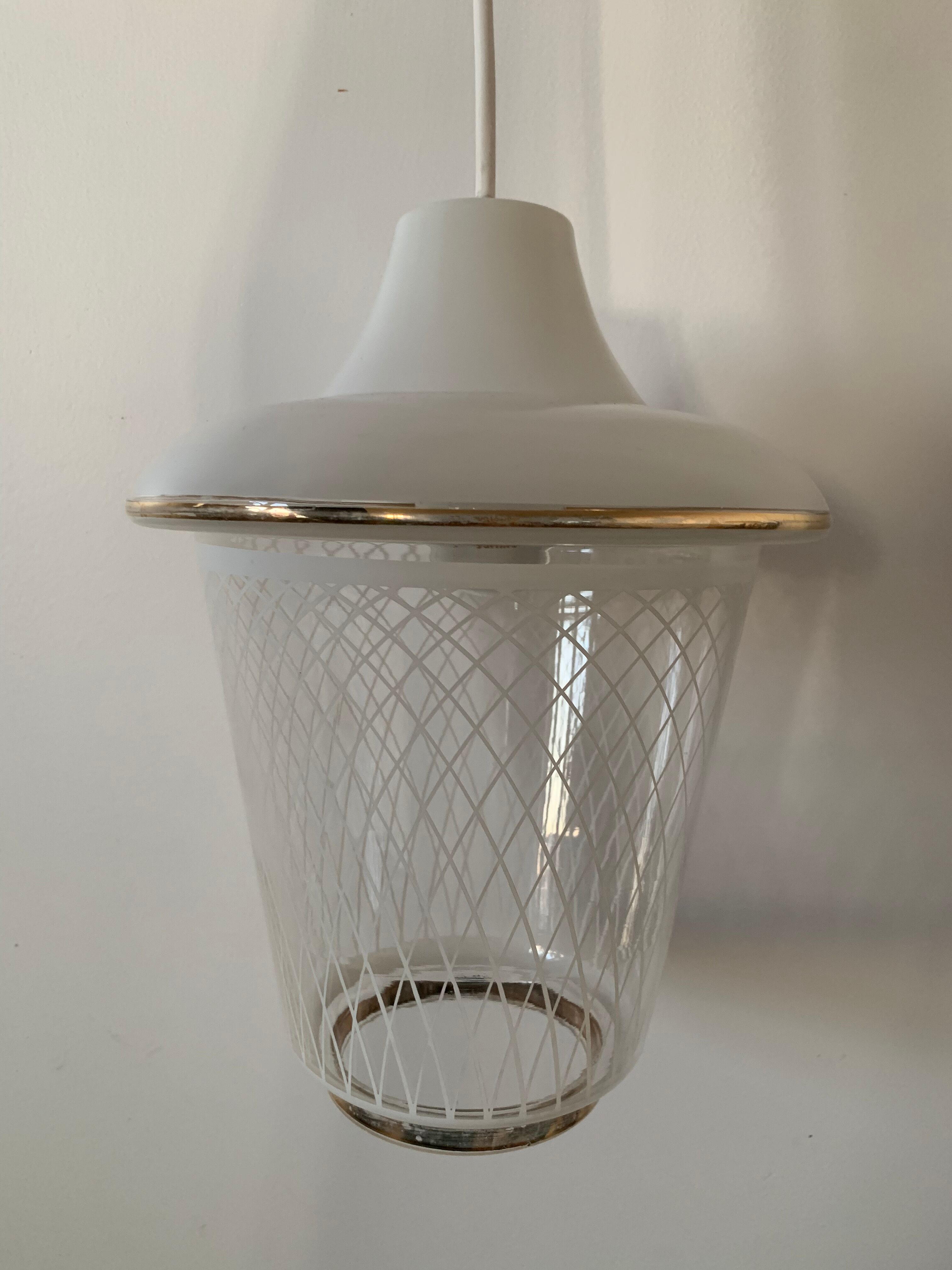 Lot de 2 suspensions verre années 50
