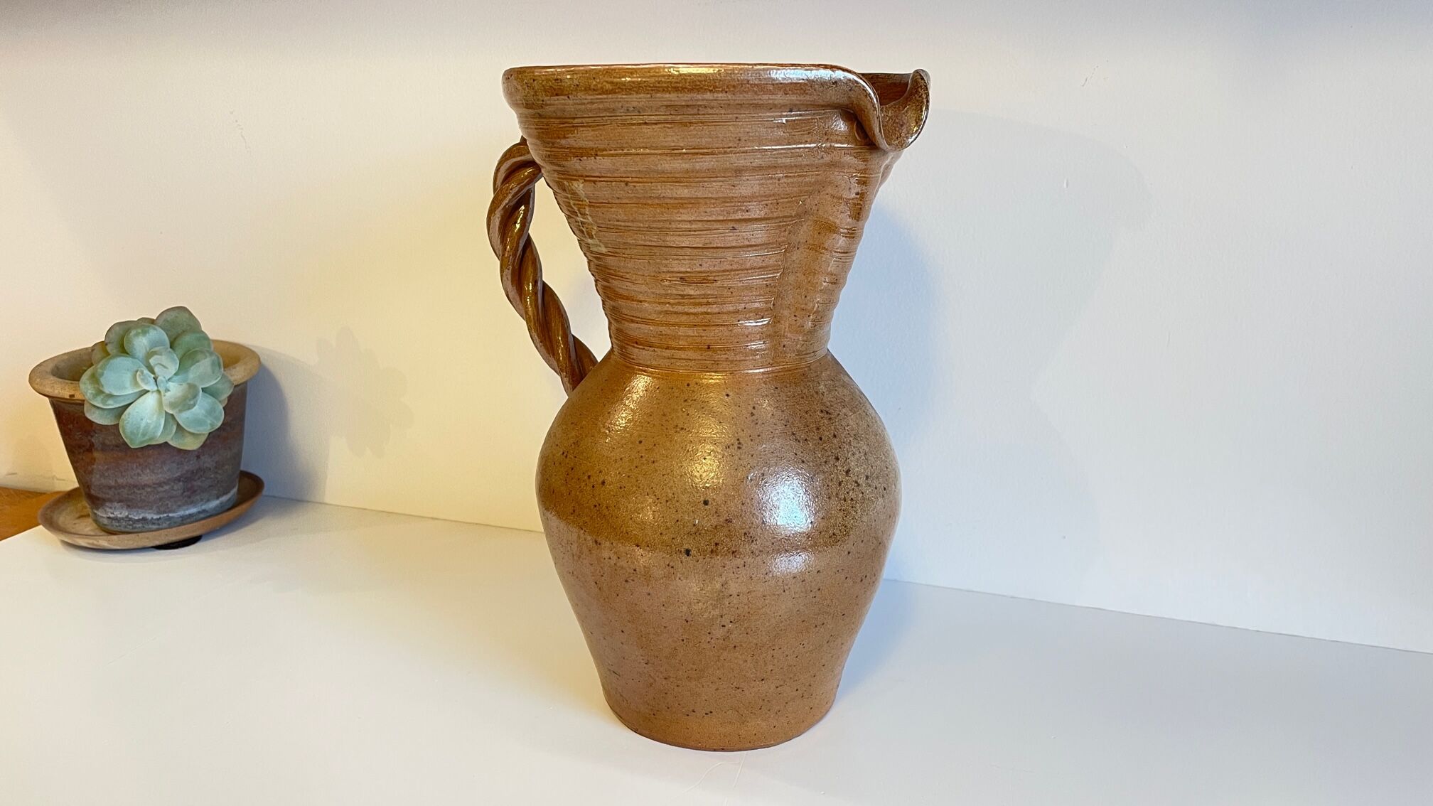 Xl pitcher in vintage enamelled gres