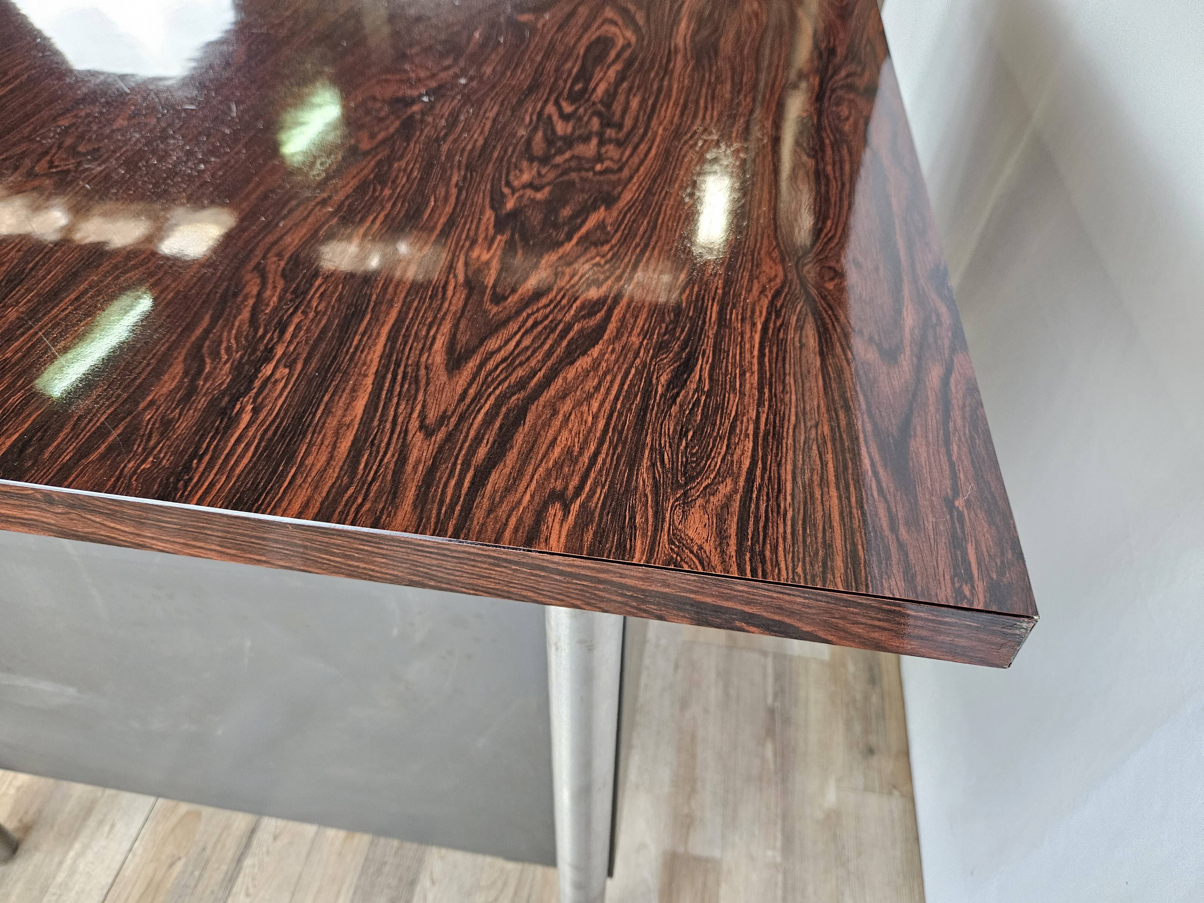 Bureau de direction avec plateau en stratifié palissandre par Mobiltecnica Torino