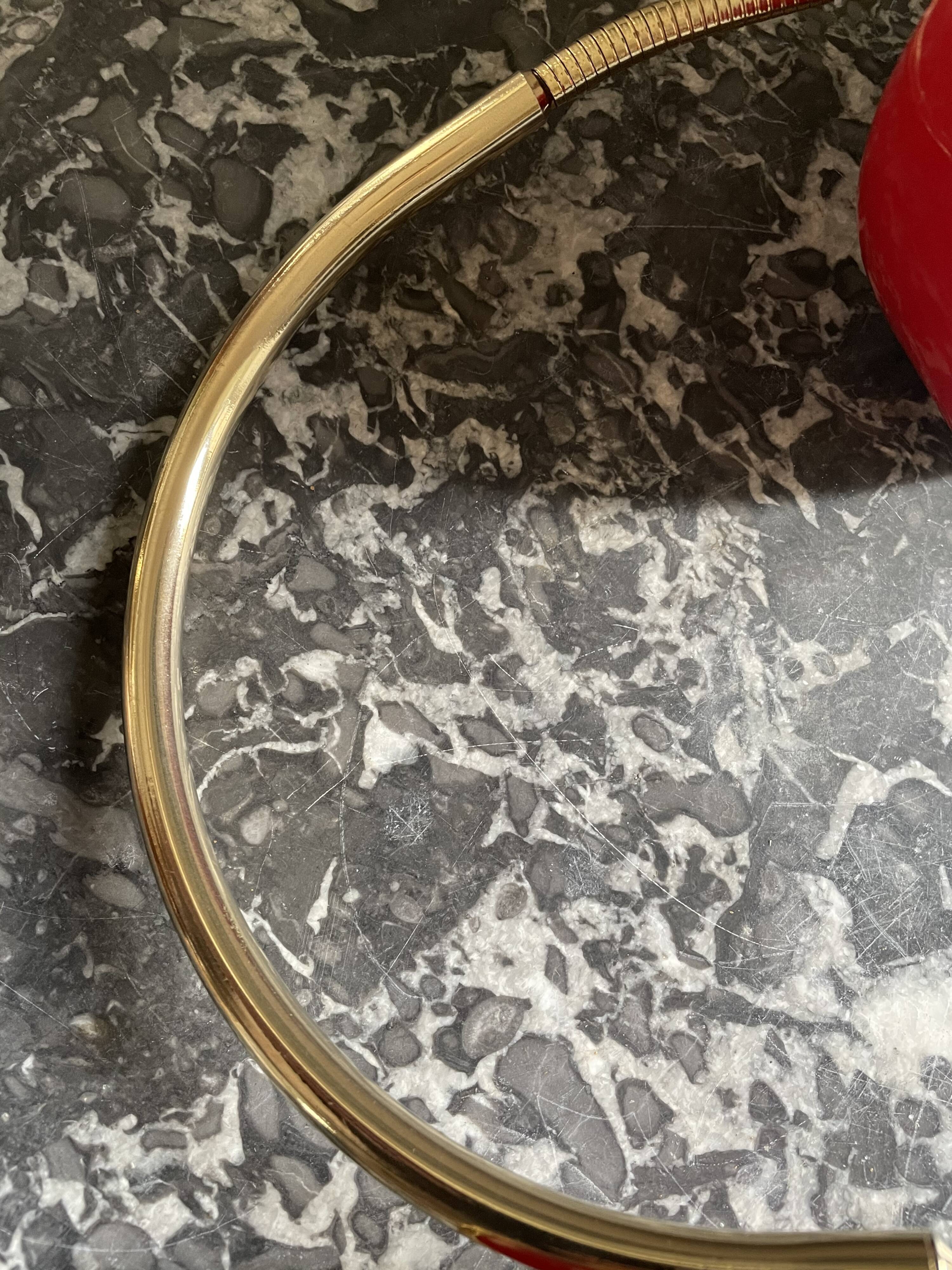 Lampe métal laquée rouge et doré 60’S