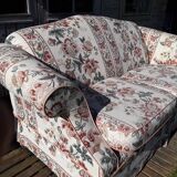 Canapé tissu 2 places.Très bon état 450 euros.