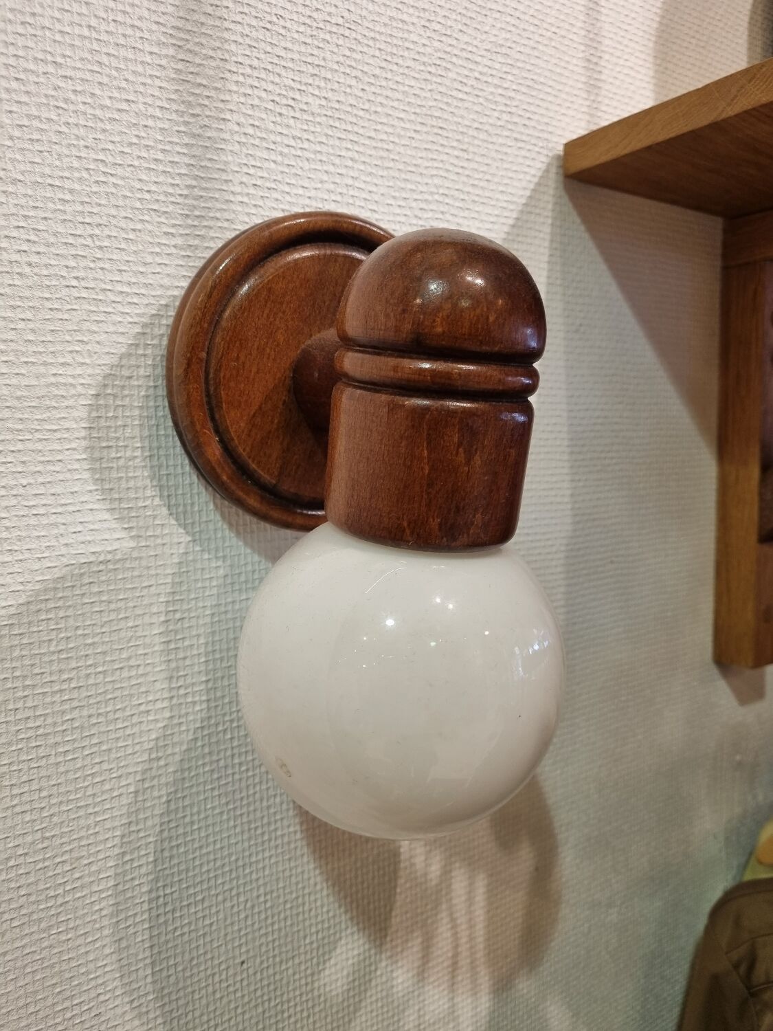 Wall sconce