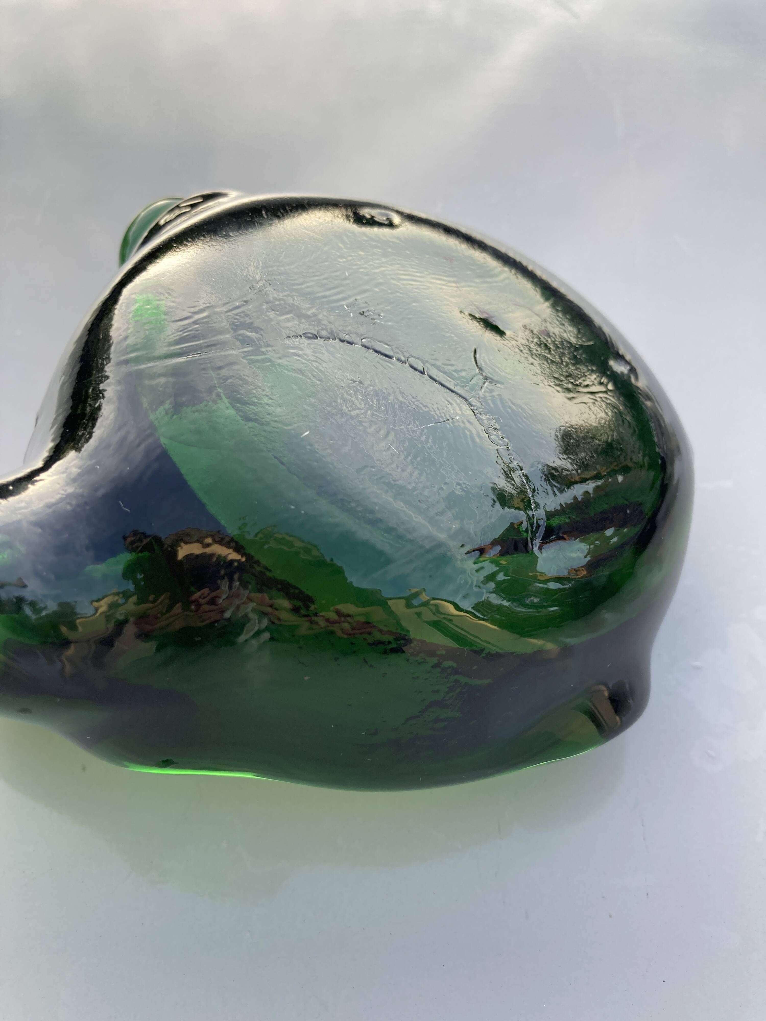 Sculptural ashtray in emerald green glass