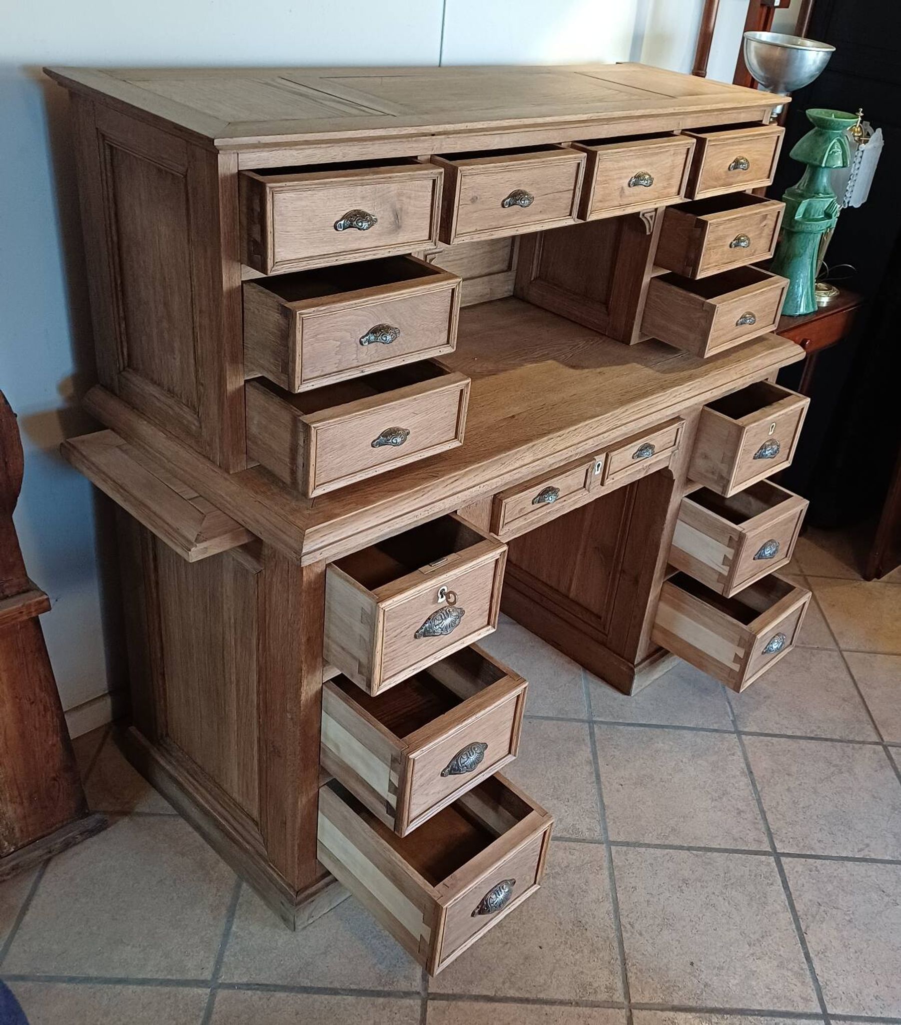 Bureau ancien gradin 15 tiroirs Meuble métier