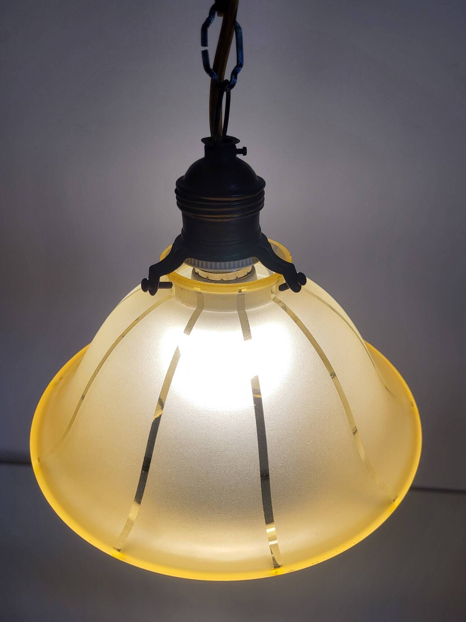 Lampe à main art déco en glaçure d’uranium; symmetrisch gelijnd, Belgique
