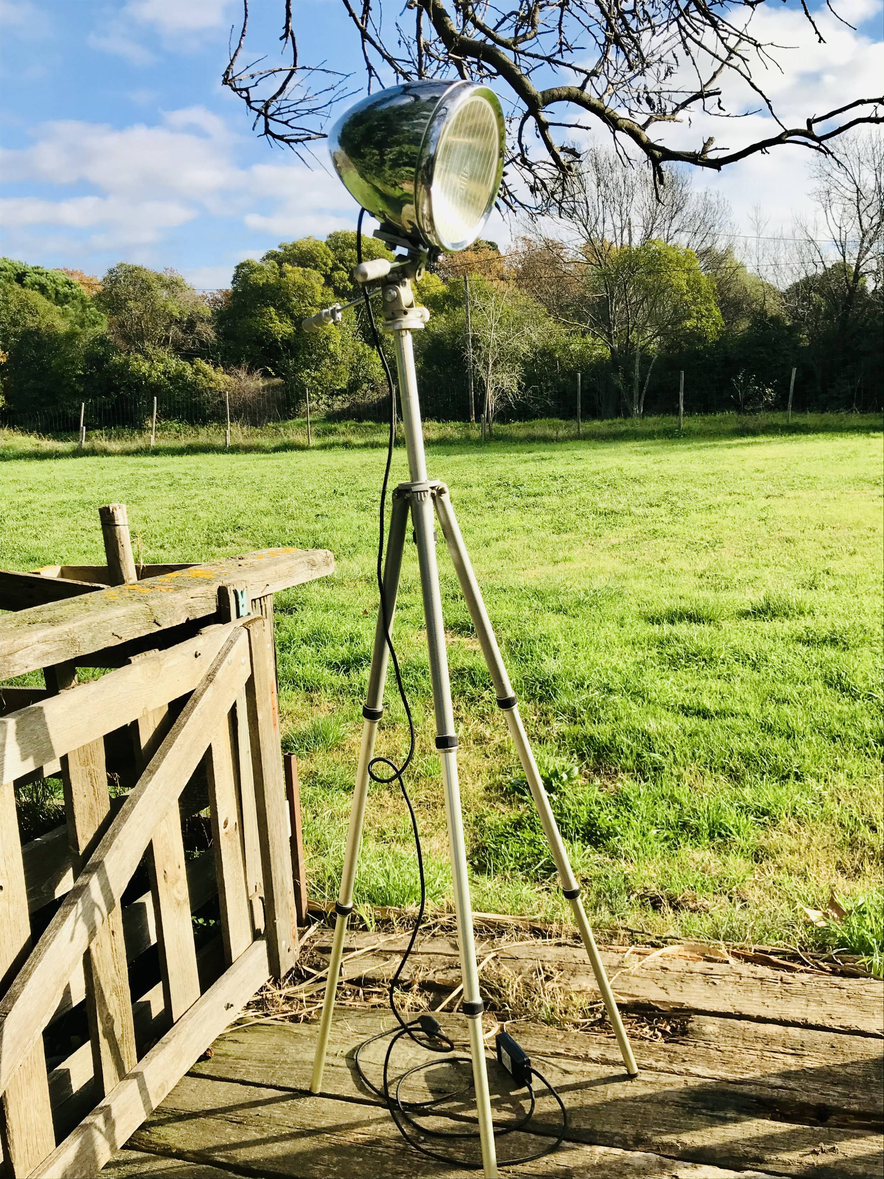 Projecteur tripode industriel