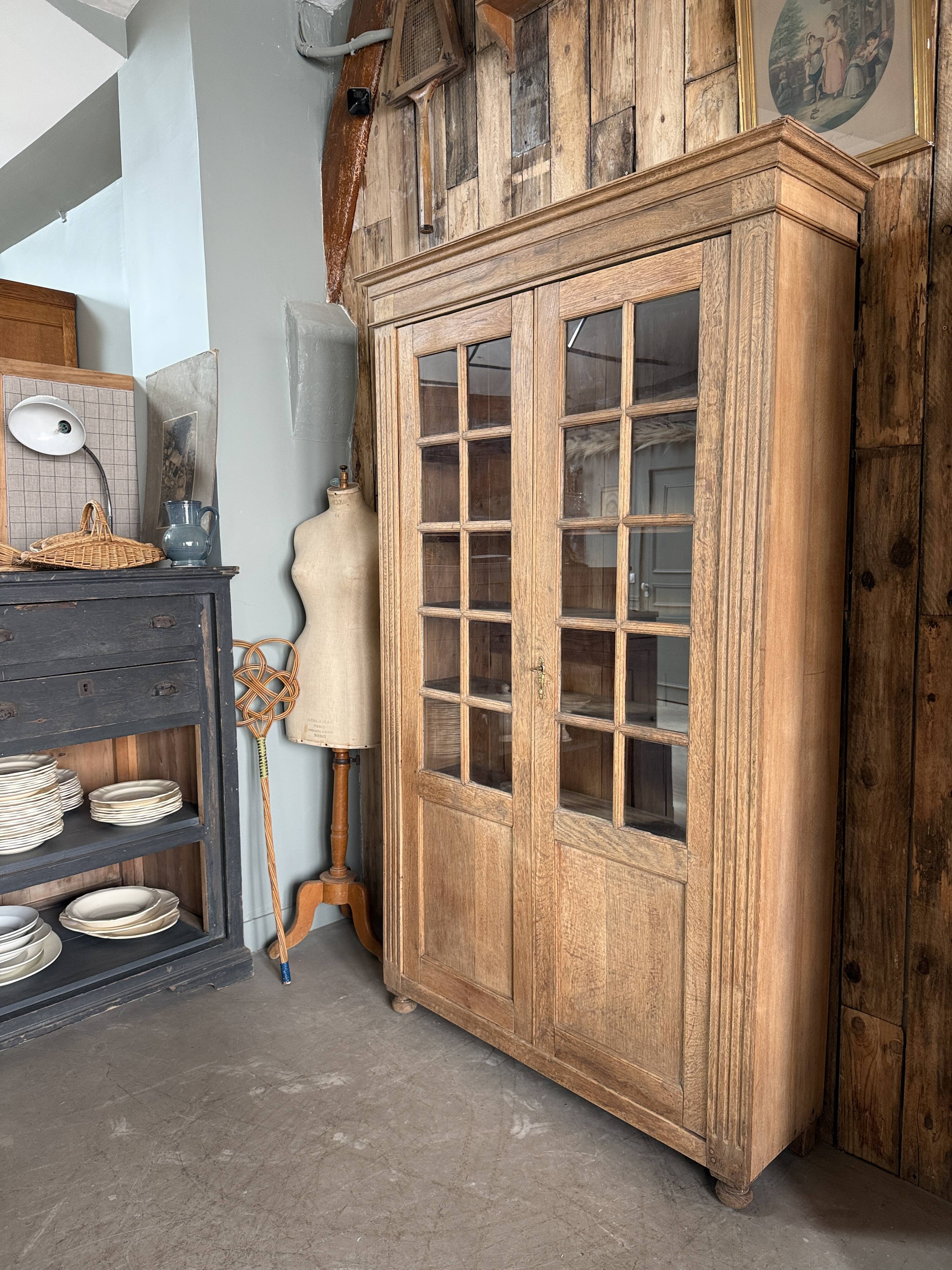 Antique oak display cabinet (renovated)