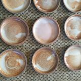 Série de assiettes en grès