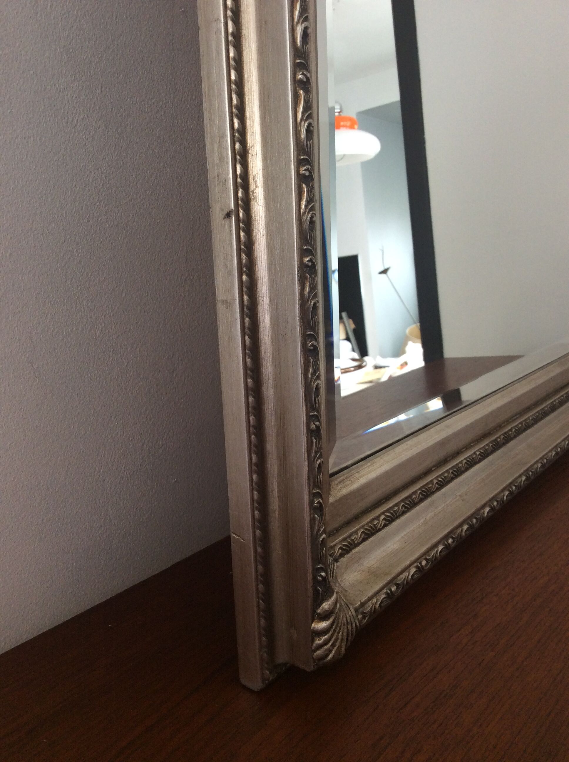 Bevelled mirror in silver wood 75x105cm