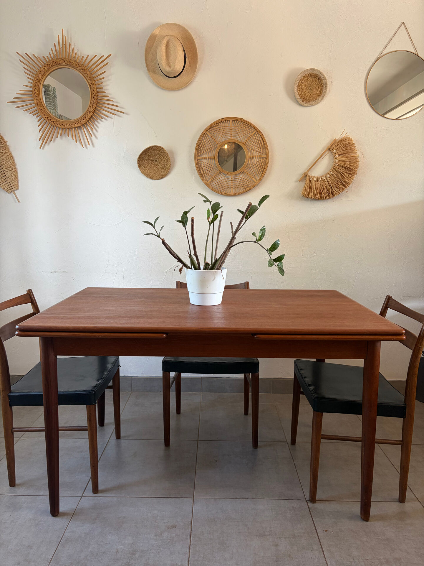Scandinavian extendable table Andersen Johannes