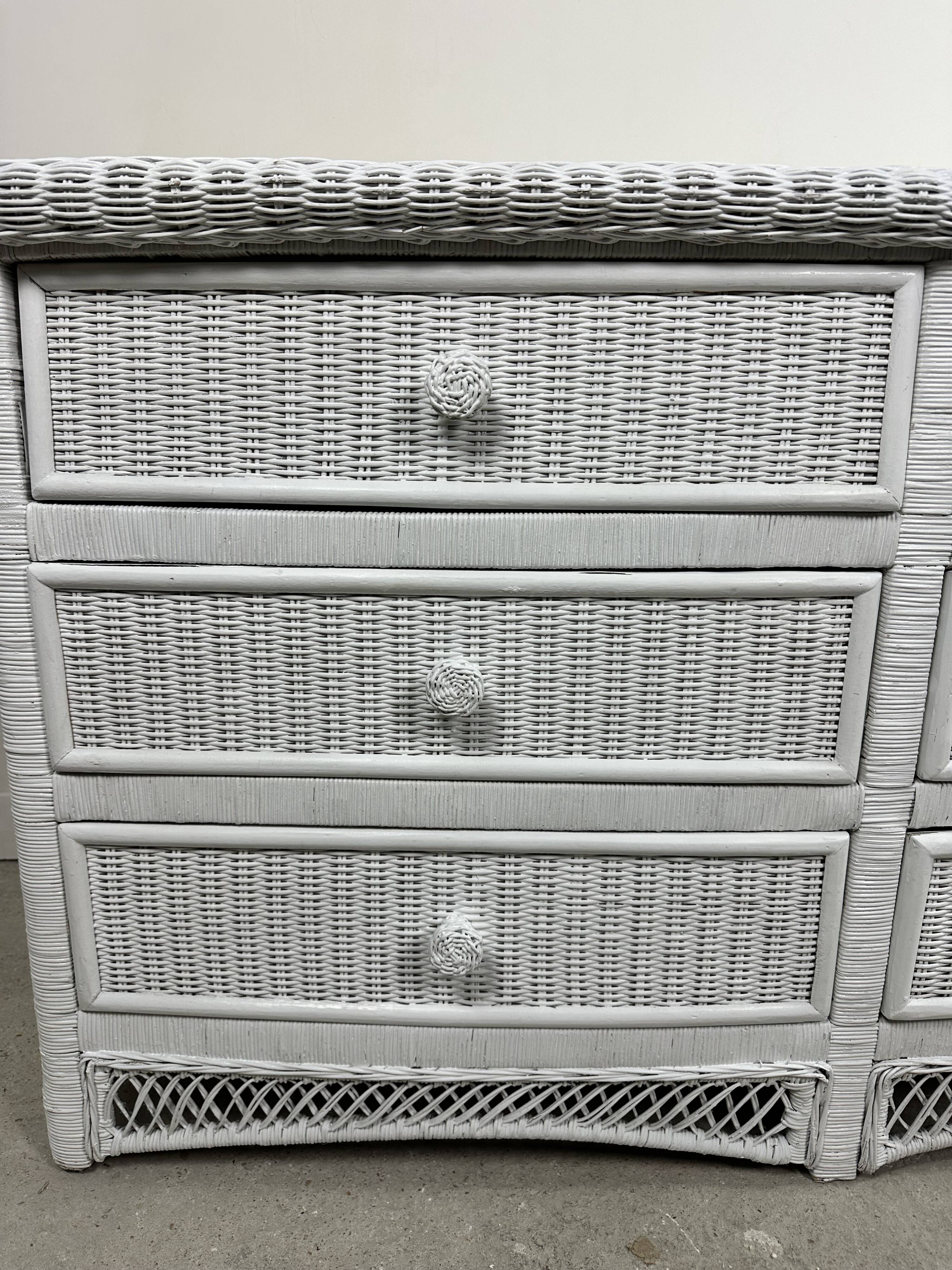Curved chest of drawers in white woven rattan 1980's