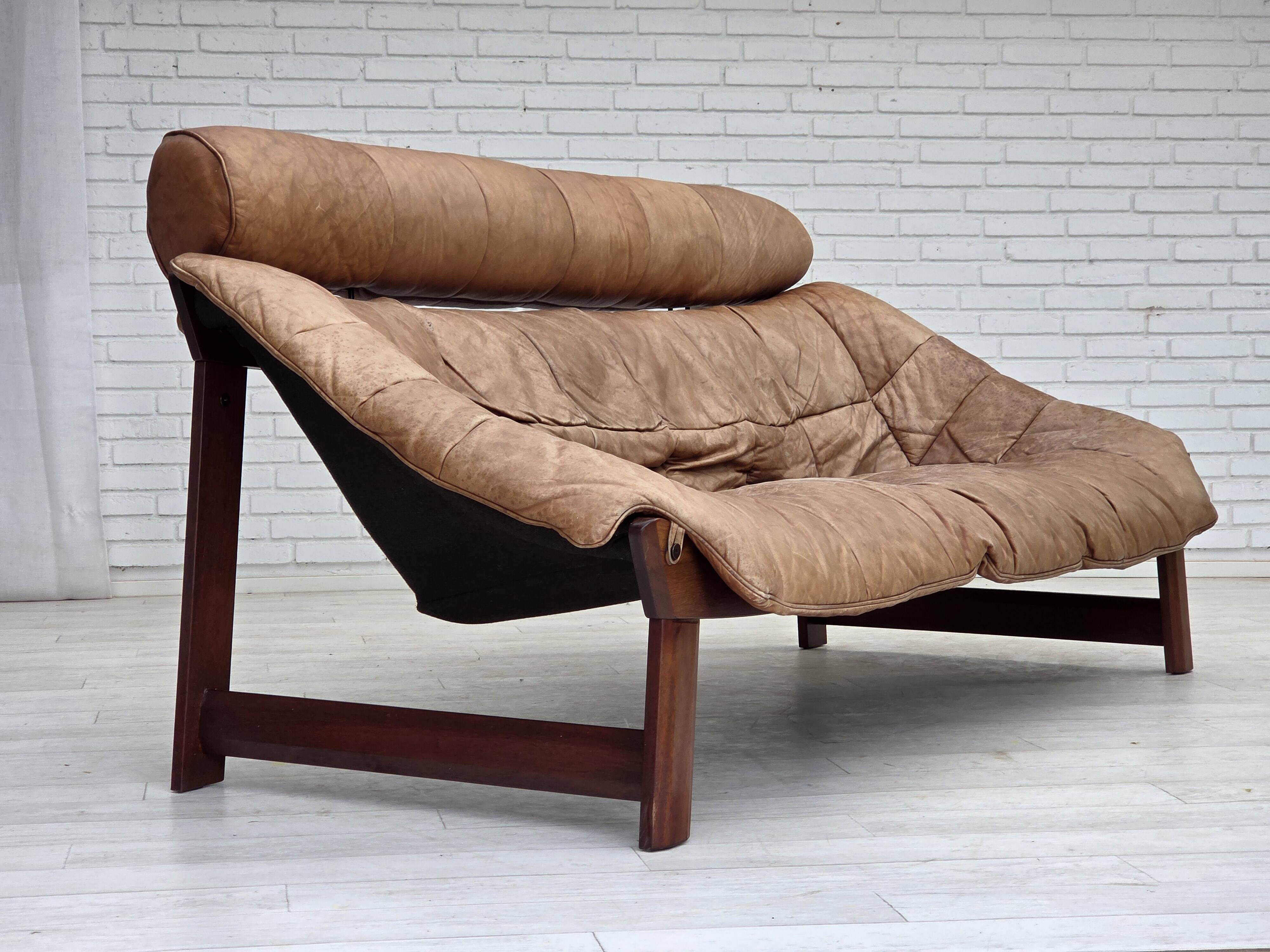 1970s, Norwegian design by Jan Erik Lindgren. 2-seater sofa model "Amazon".