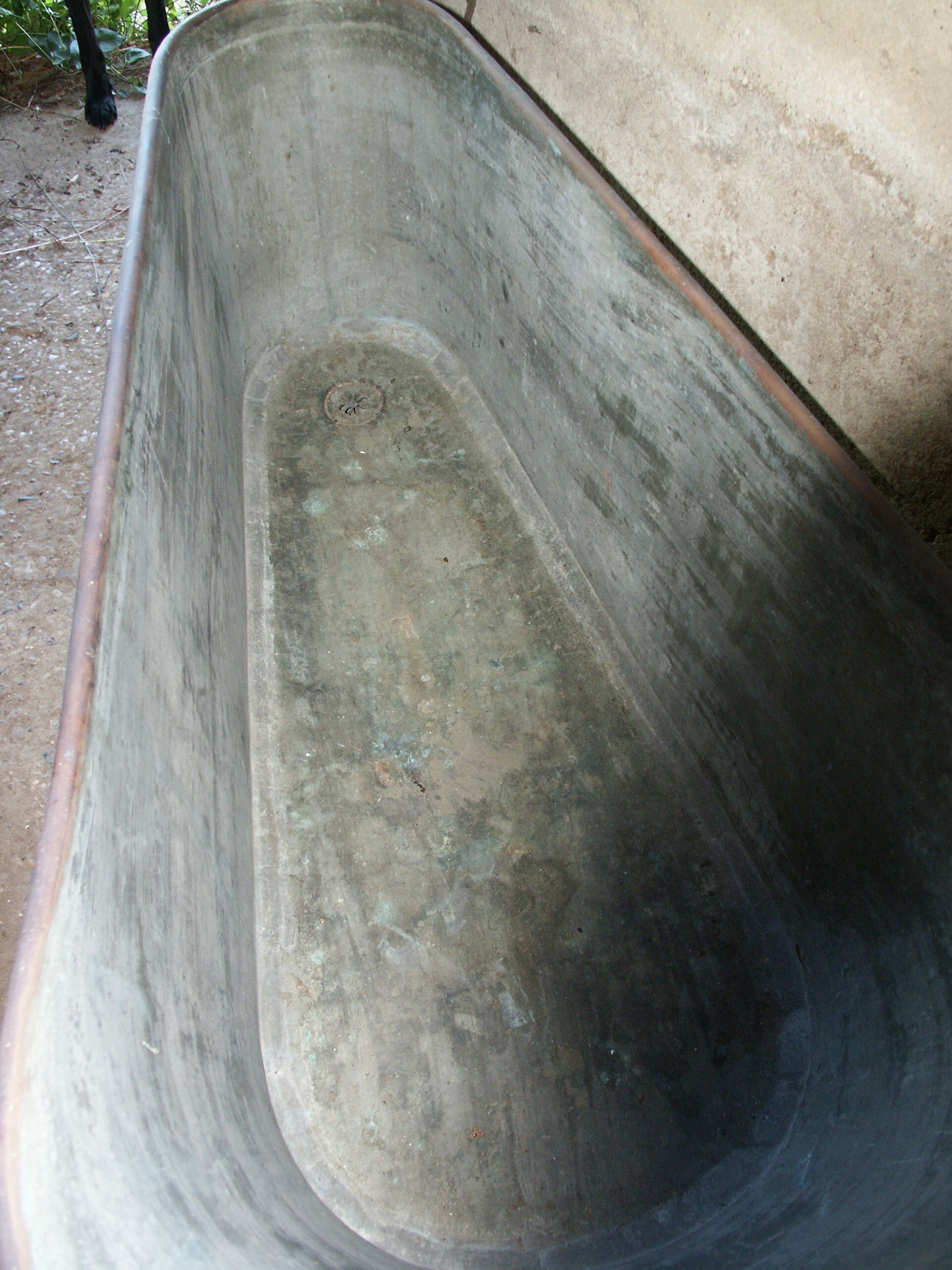 Copper bathtub from the 18th/19th century.