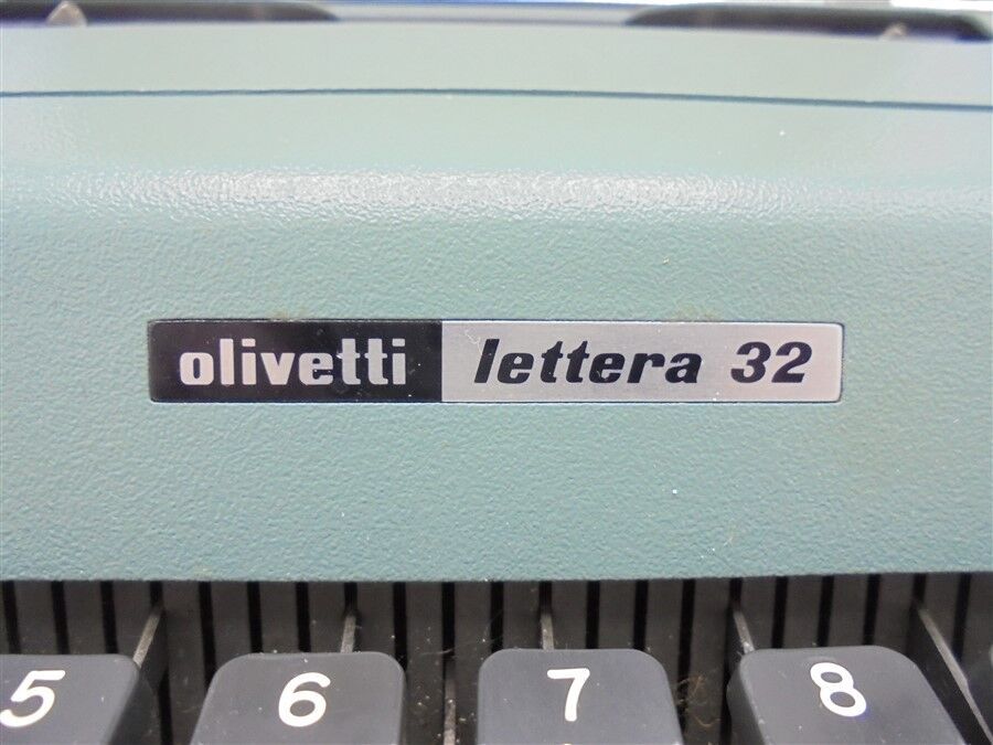 Machine à écrire Lettera 32