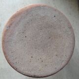 Pichet en grès de couleur sable