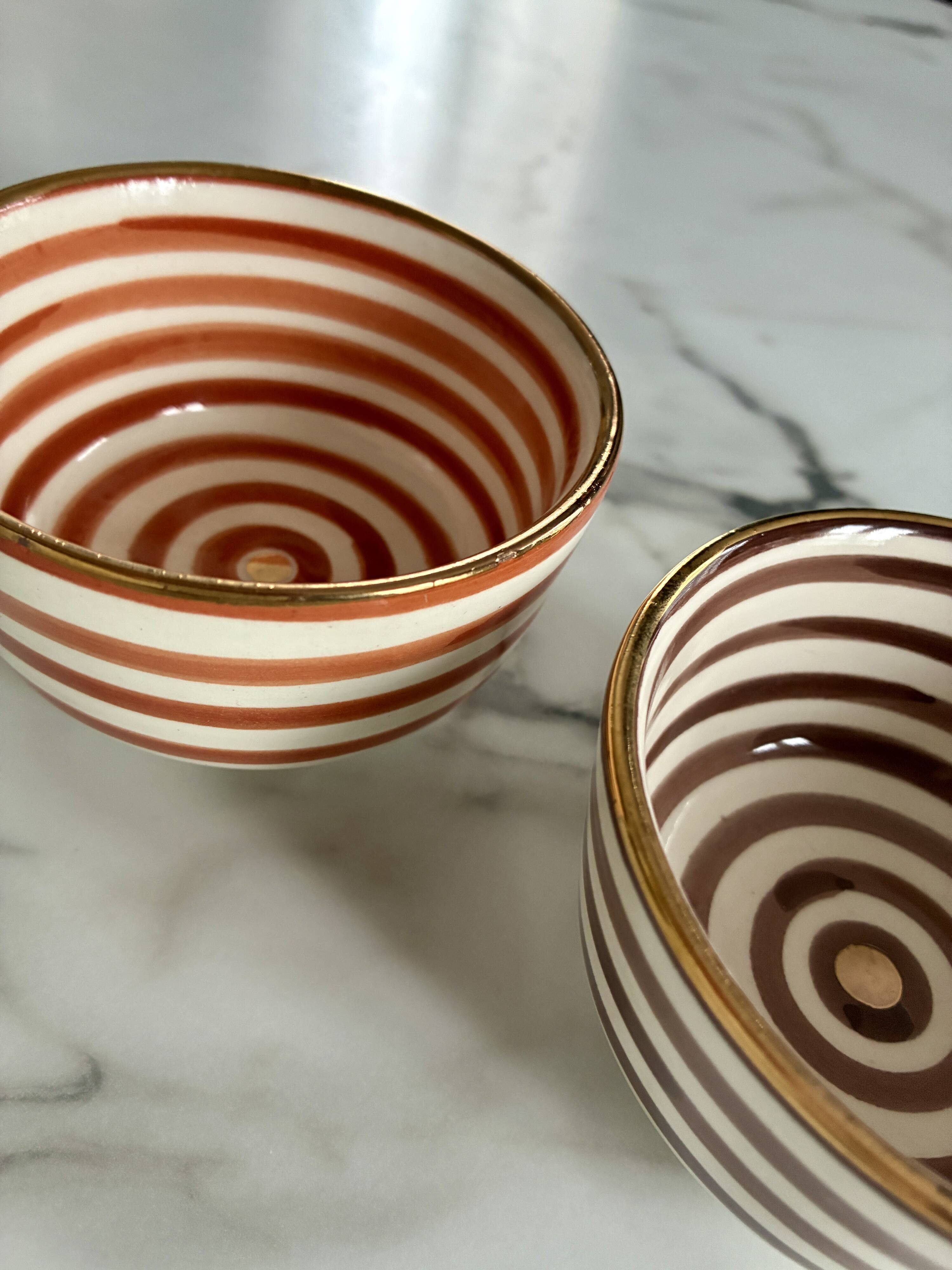 Set of 2 striped bowls